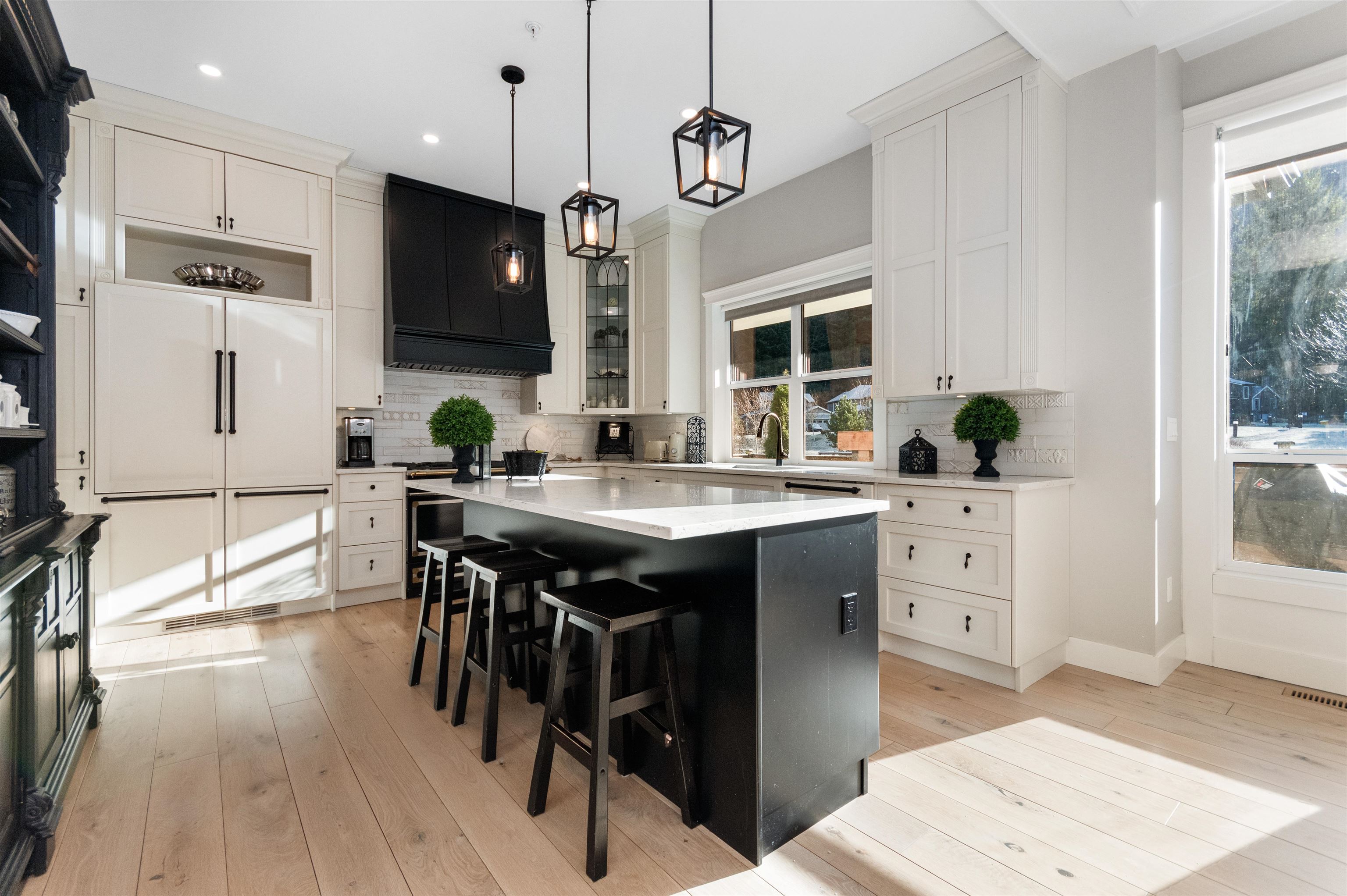 44 1885 COLUMBIA VALLEY ROAD Unit: 44