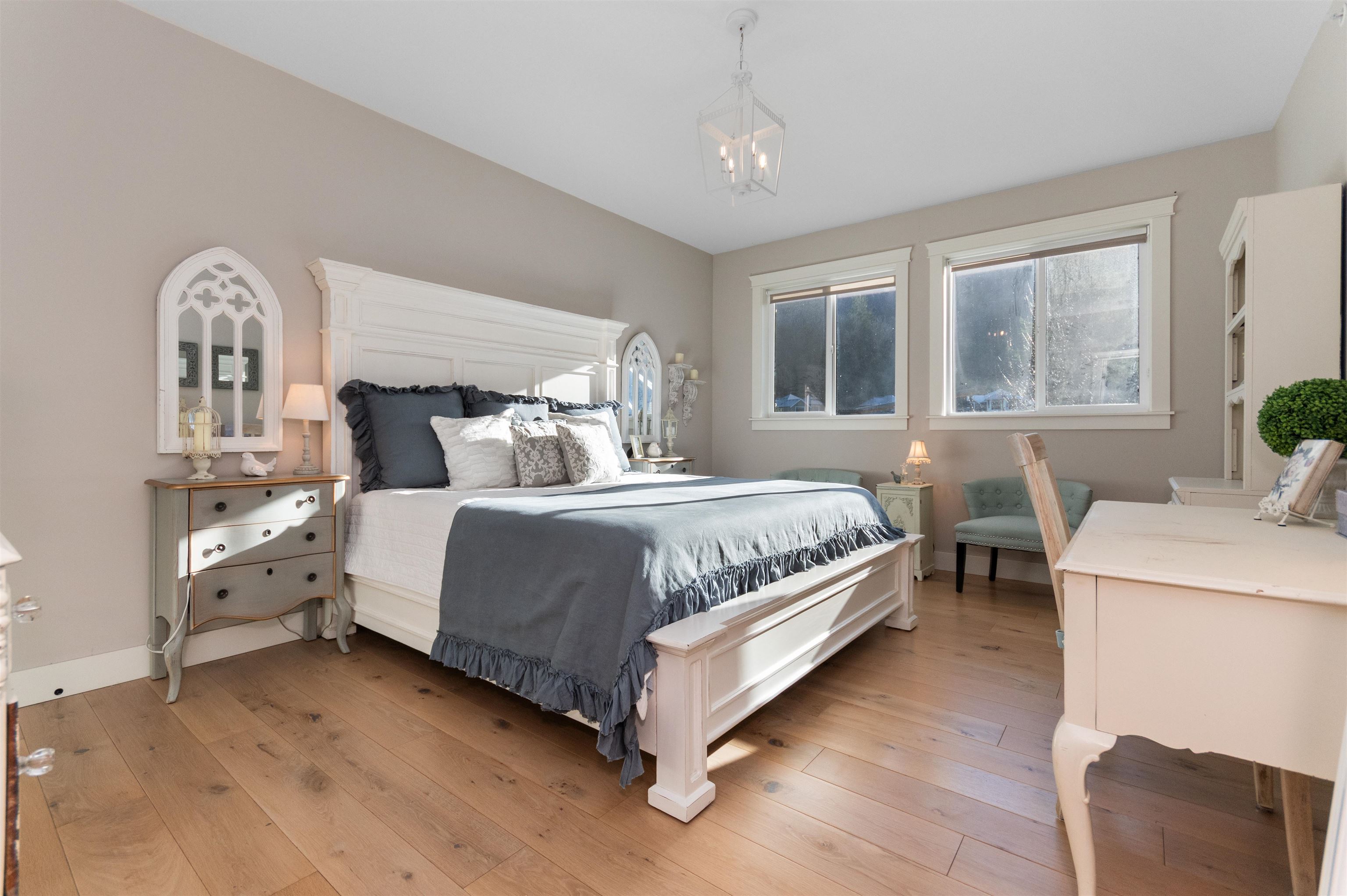 44 1885 COLUMBIA VALLEY ROAD Unit: 44