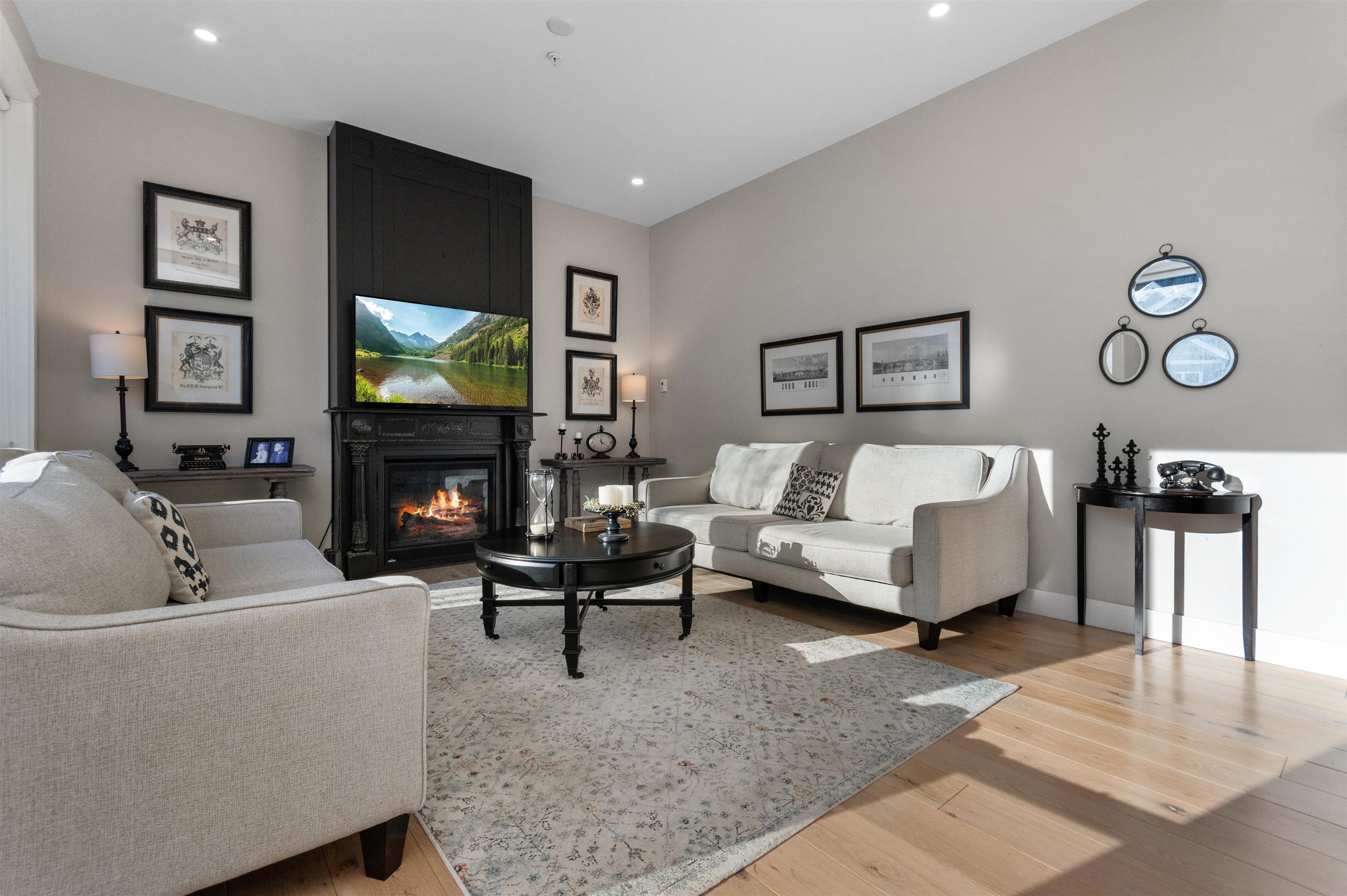 44 1885 COLUMBIA VALLEY ROAD Unit: 44