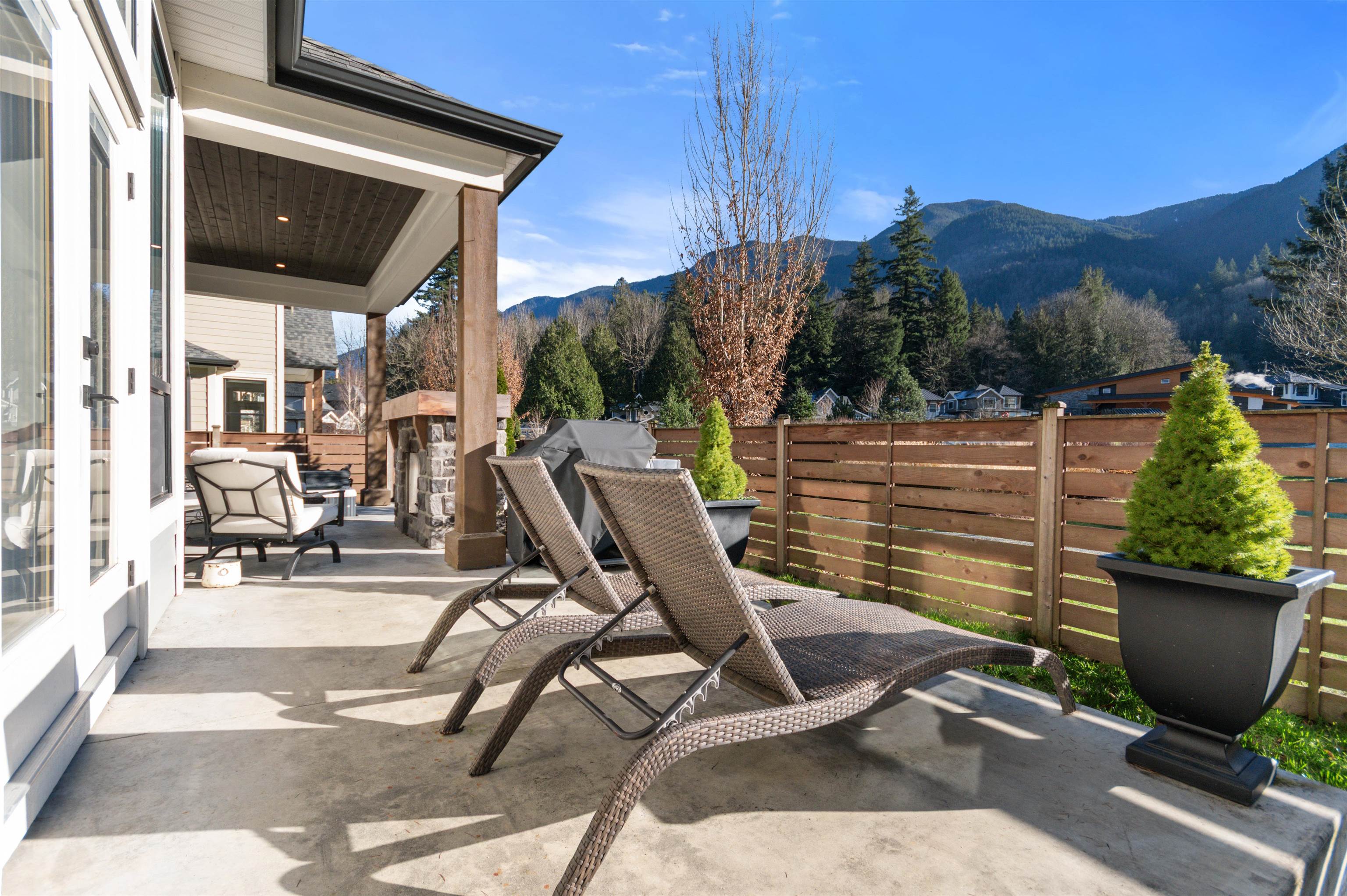 44 1885 COLUMBIA VALLEY ROAD Unit: 44