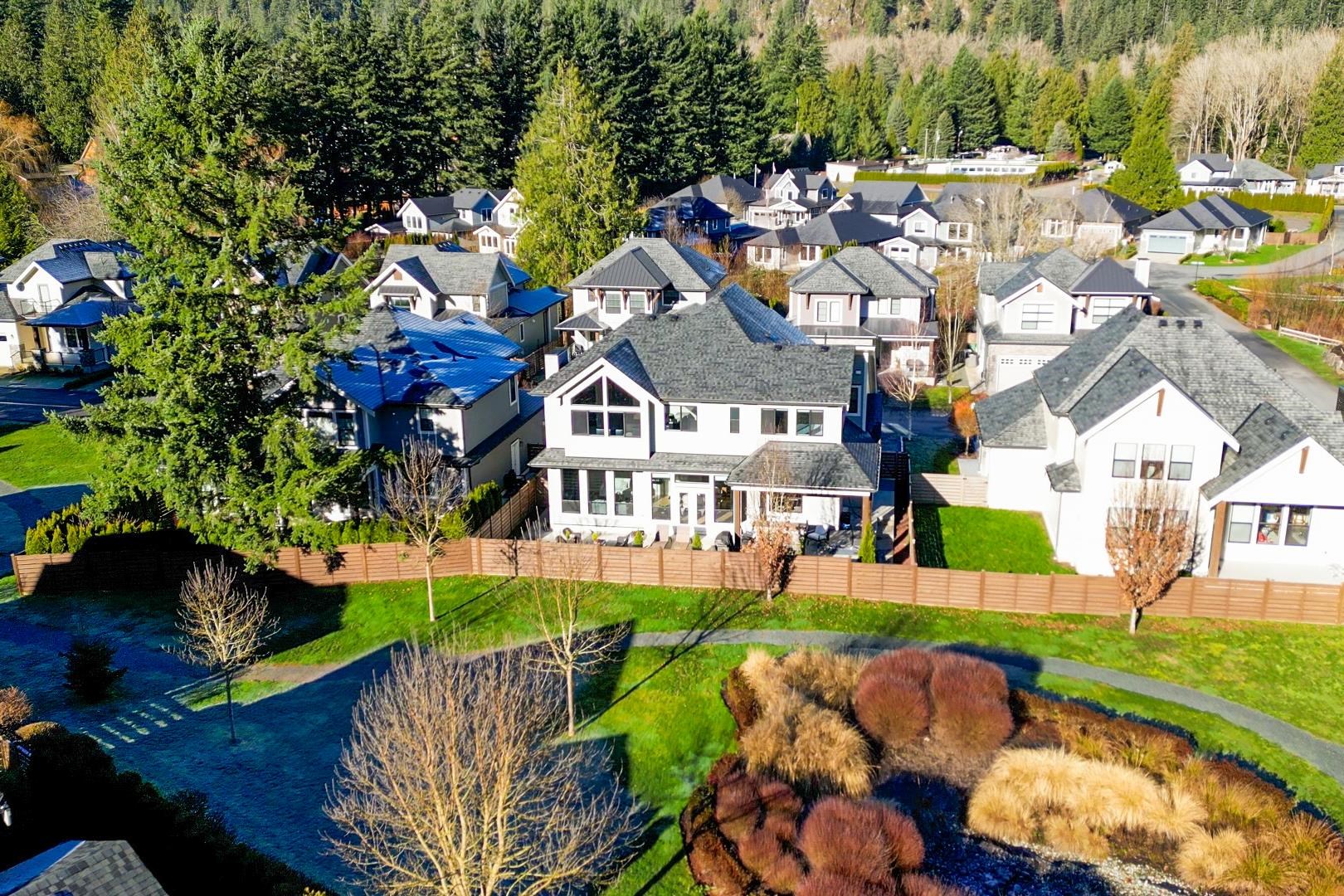 44 1885 COLUMBIA VALLEY ROAD Unit: 44