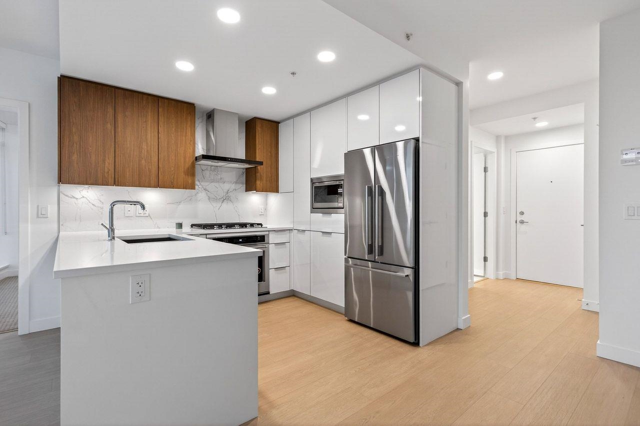 1506 7683 PARK CRESCENT Unit: 1506