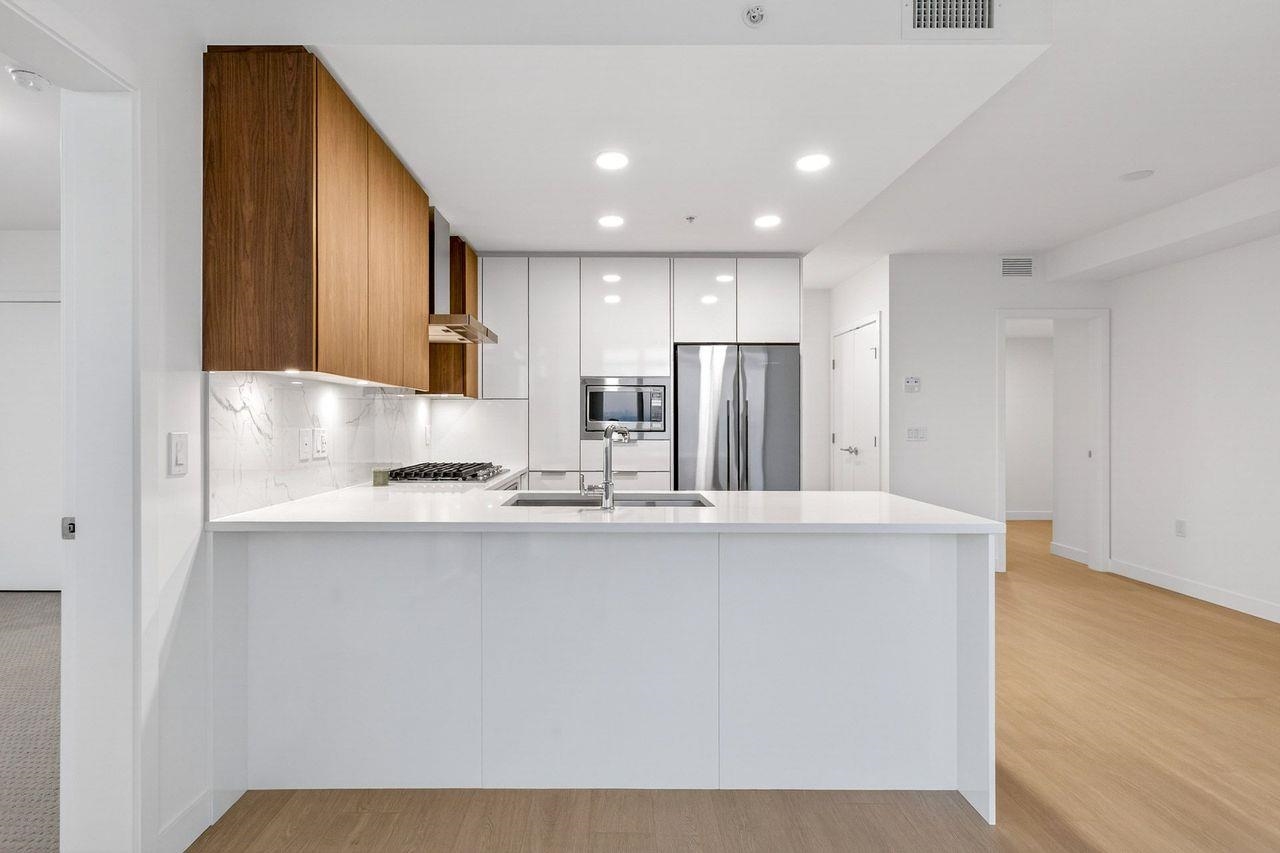 1506 7683 PARK CRESCENT Unit: 1506