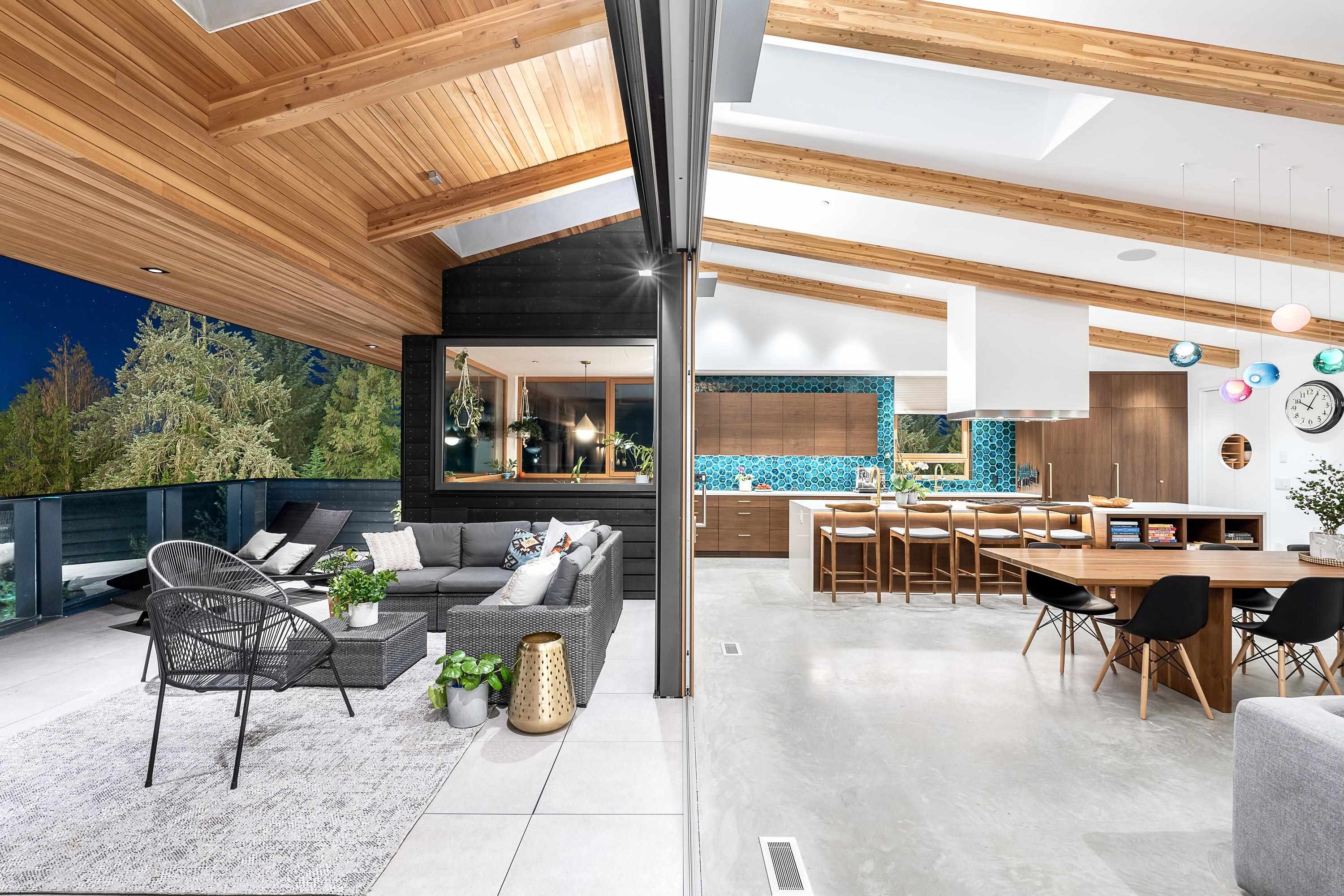 3823 BAYRIDGE AVENUE