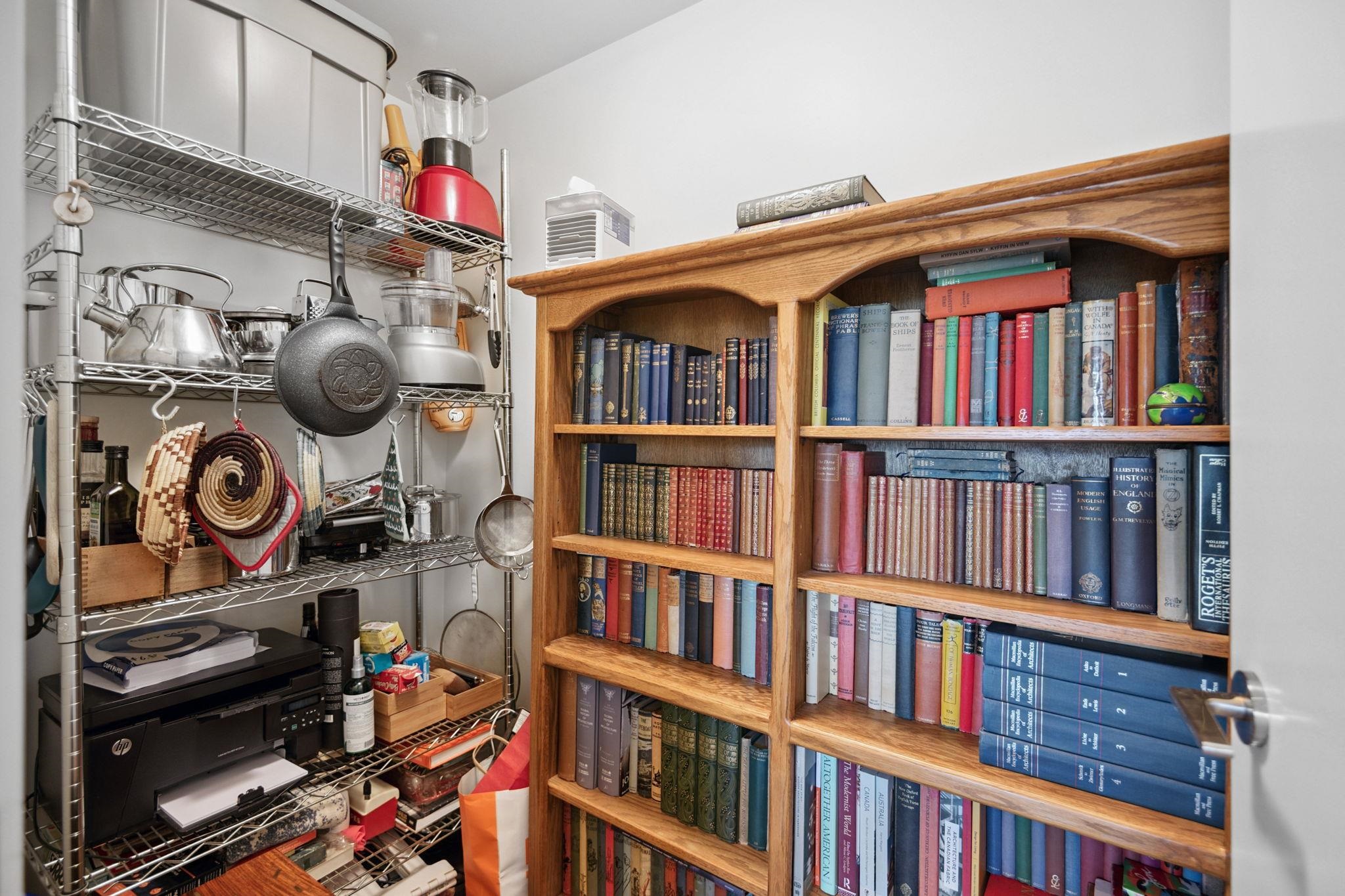 306 4463 W 10TH AVENUE Unit: 306