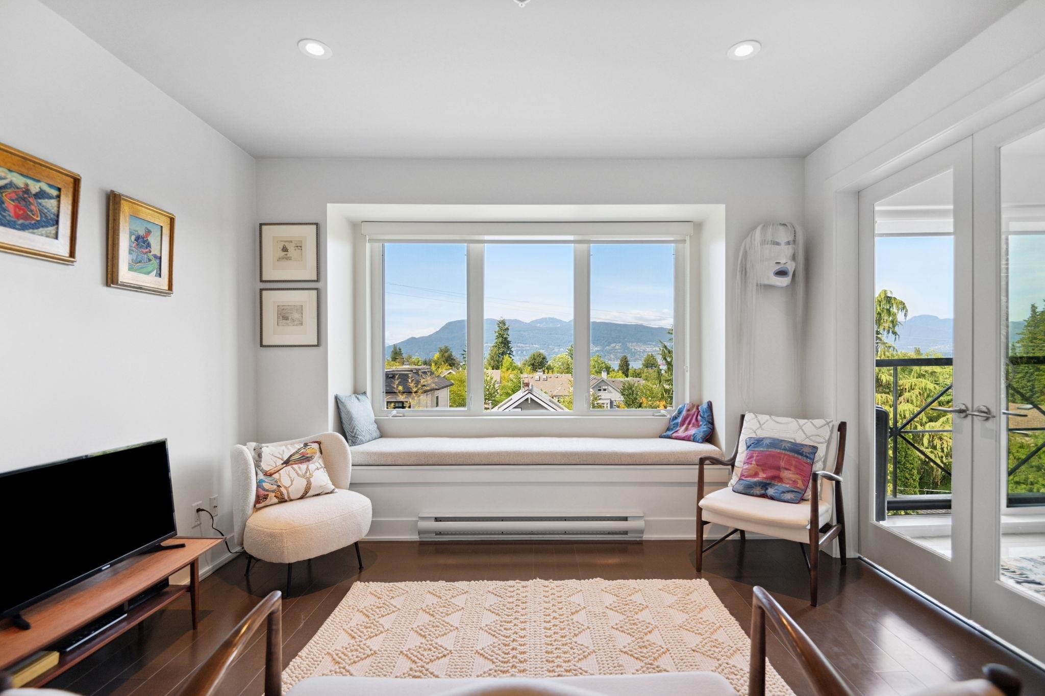 306 4463 W 10TH AVENUE Unit: 306