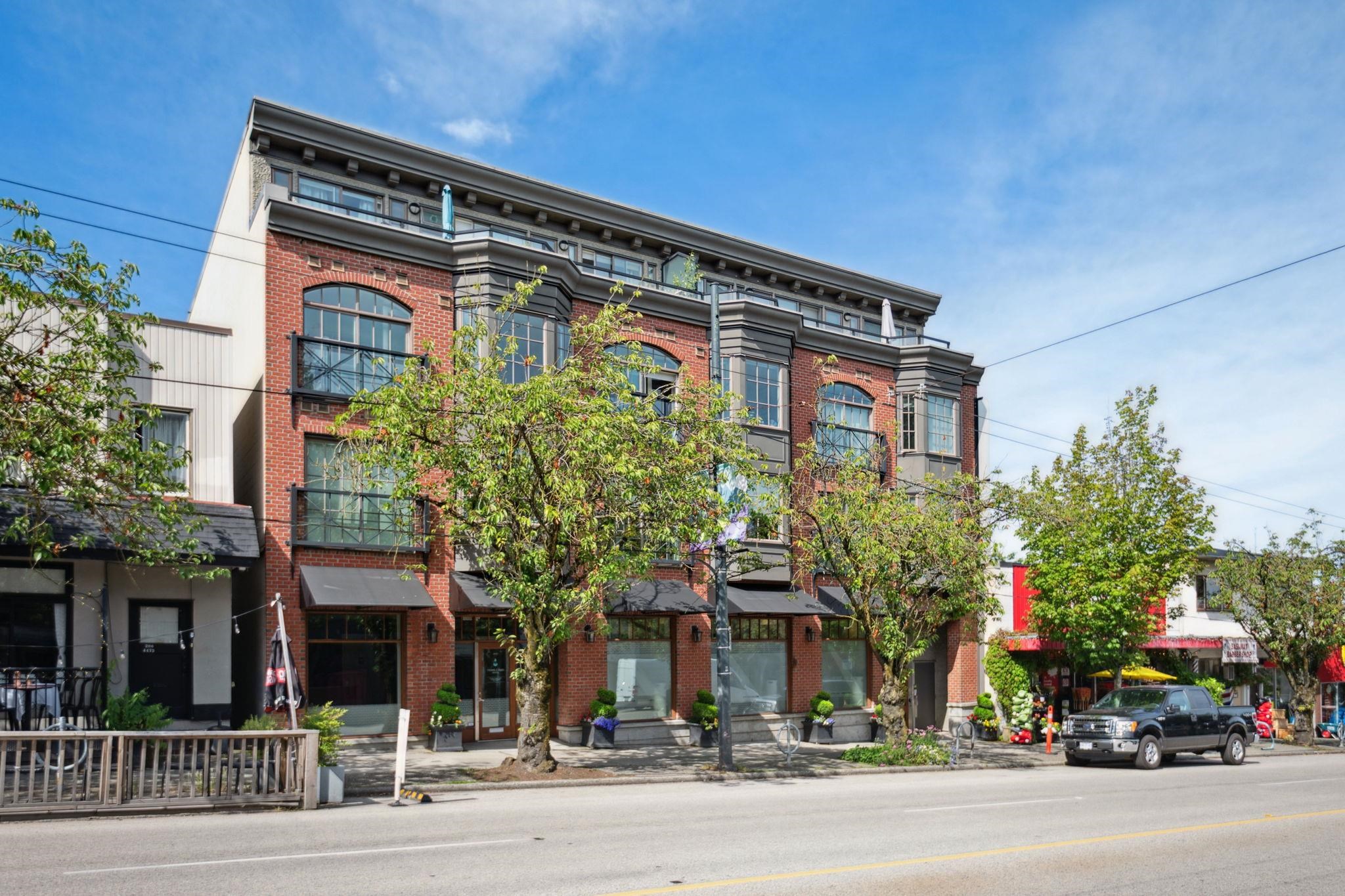 306 4463 W 10TH AVENUE Unit: 306