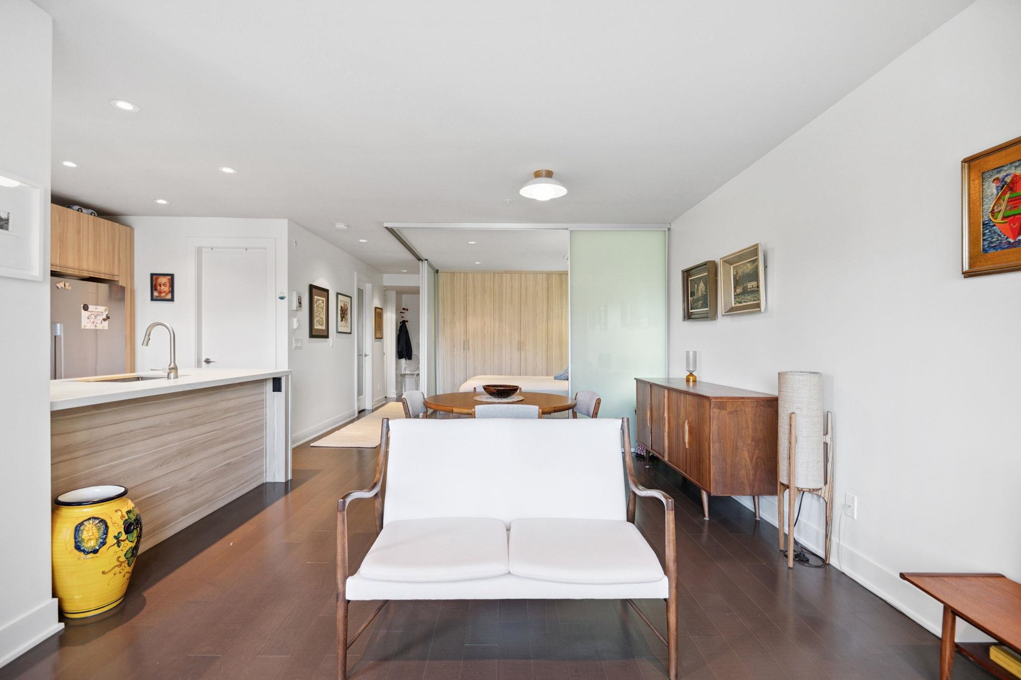 306 4463 W 10TH AVENUE Unit: 306
