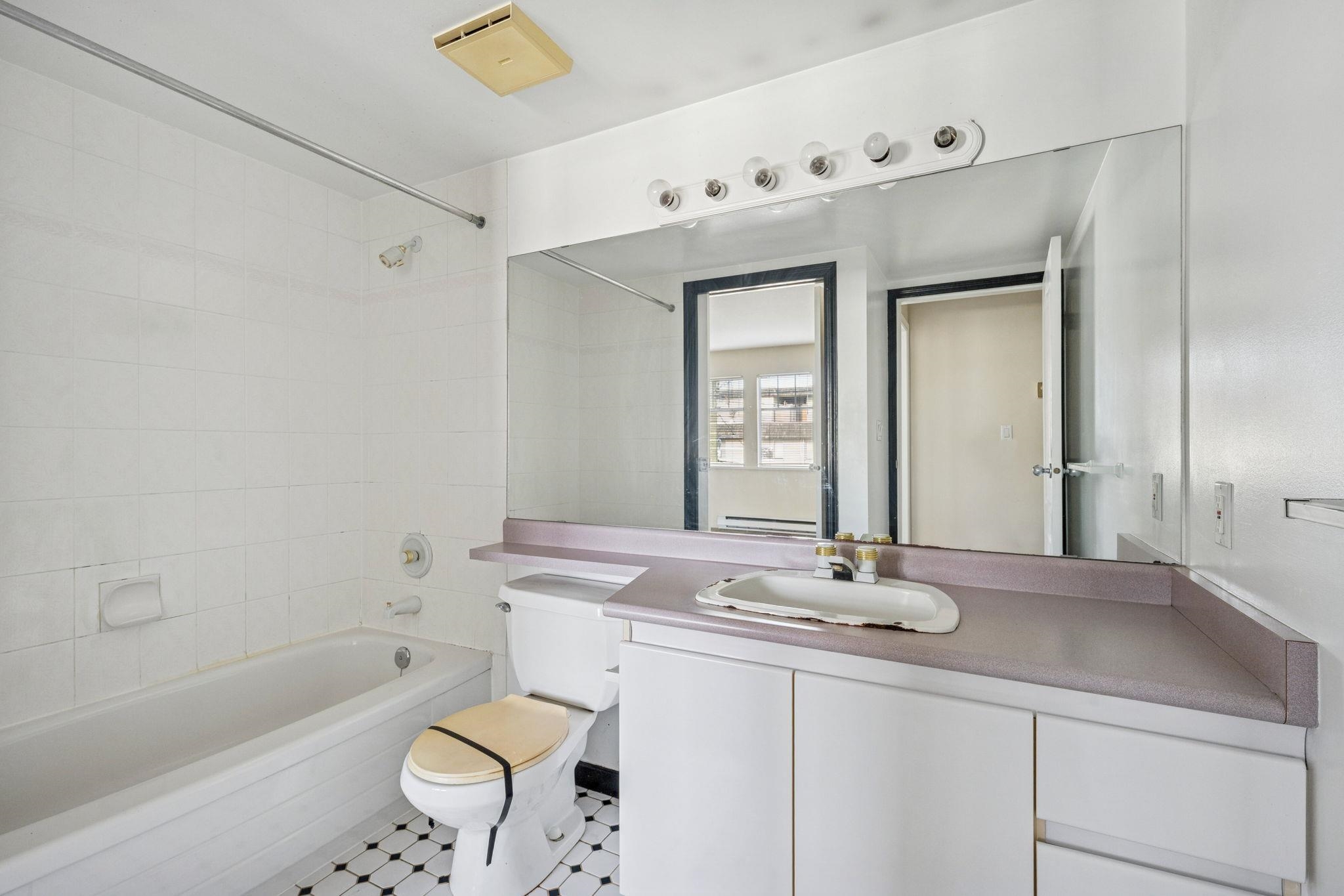 304 1989 W 1ST AVENUE Unit: 304