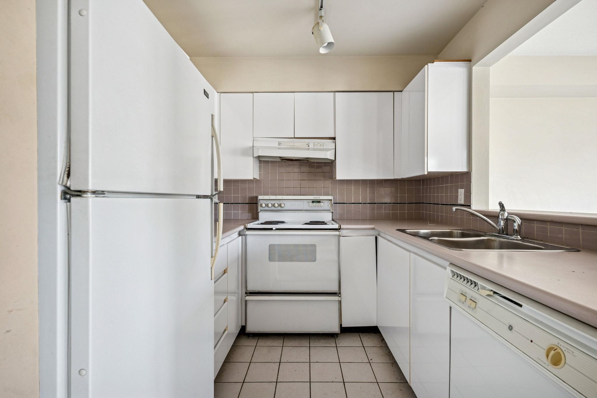 304 1989 W 1ST AVENUE Unit: 304