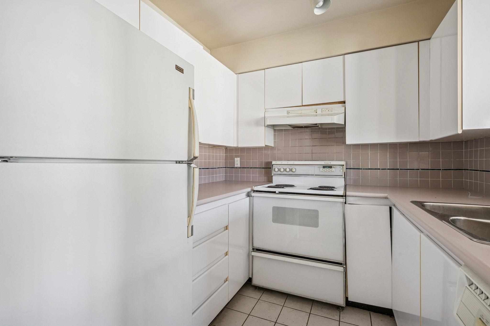 304 1989 W 1ST AVENUE Unit: 304