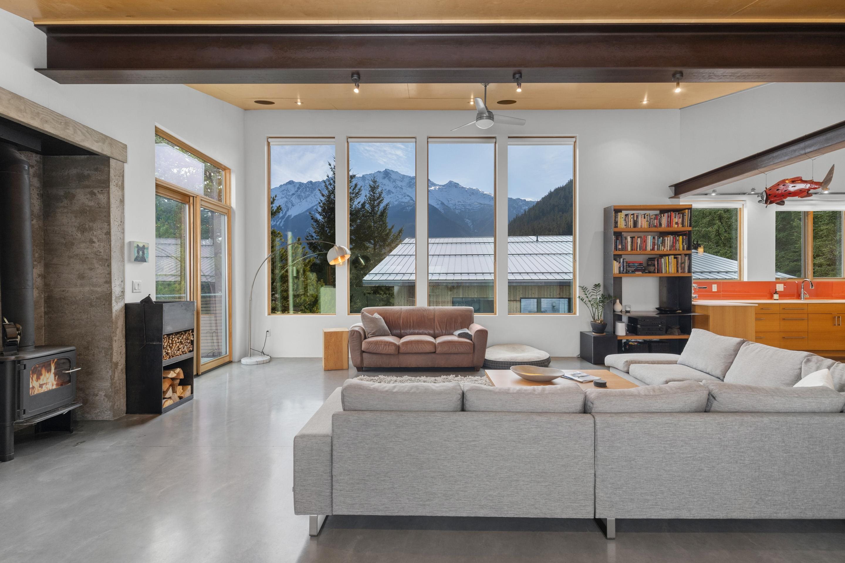7465 DOGWOOD STREET