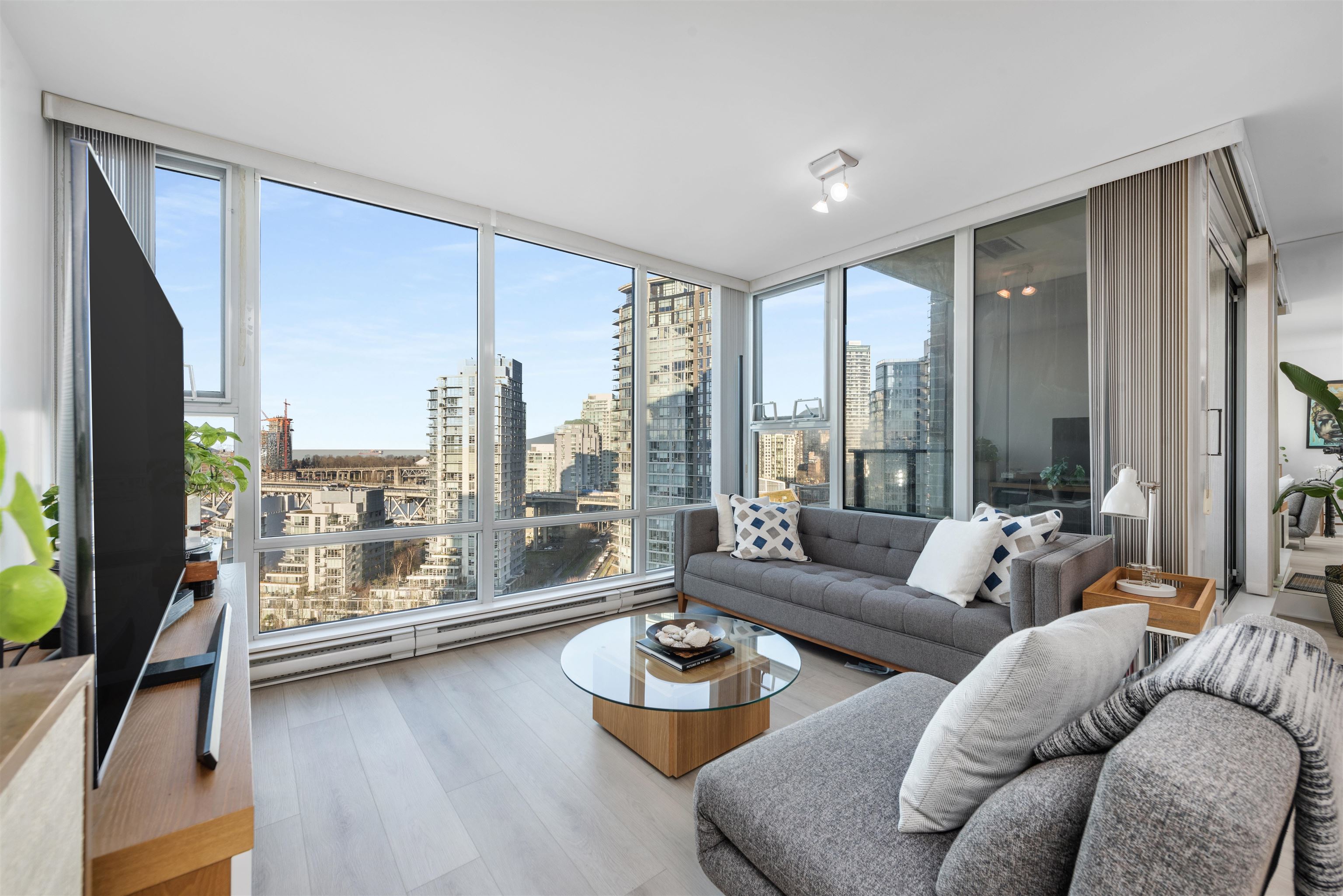 2105 455 BEACH CRESCENT Unit: 2105