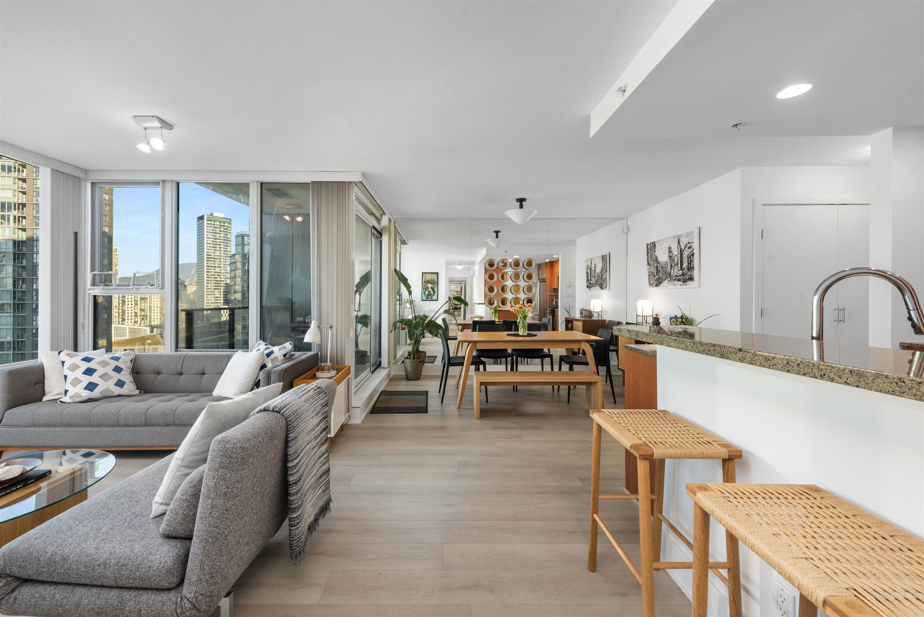 2105 455 BEACH CRESCENT Unit: 2105