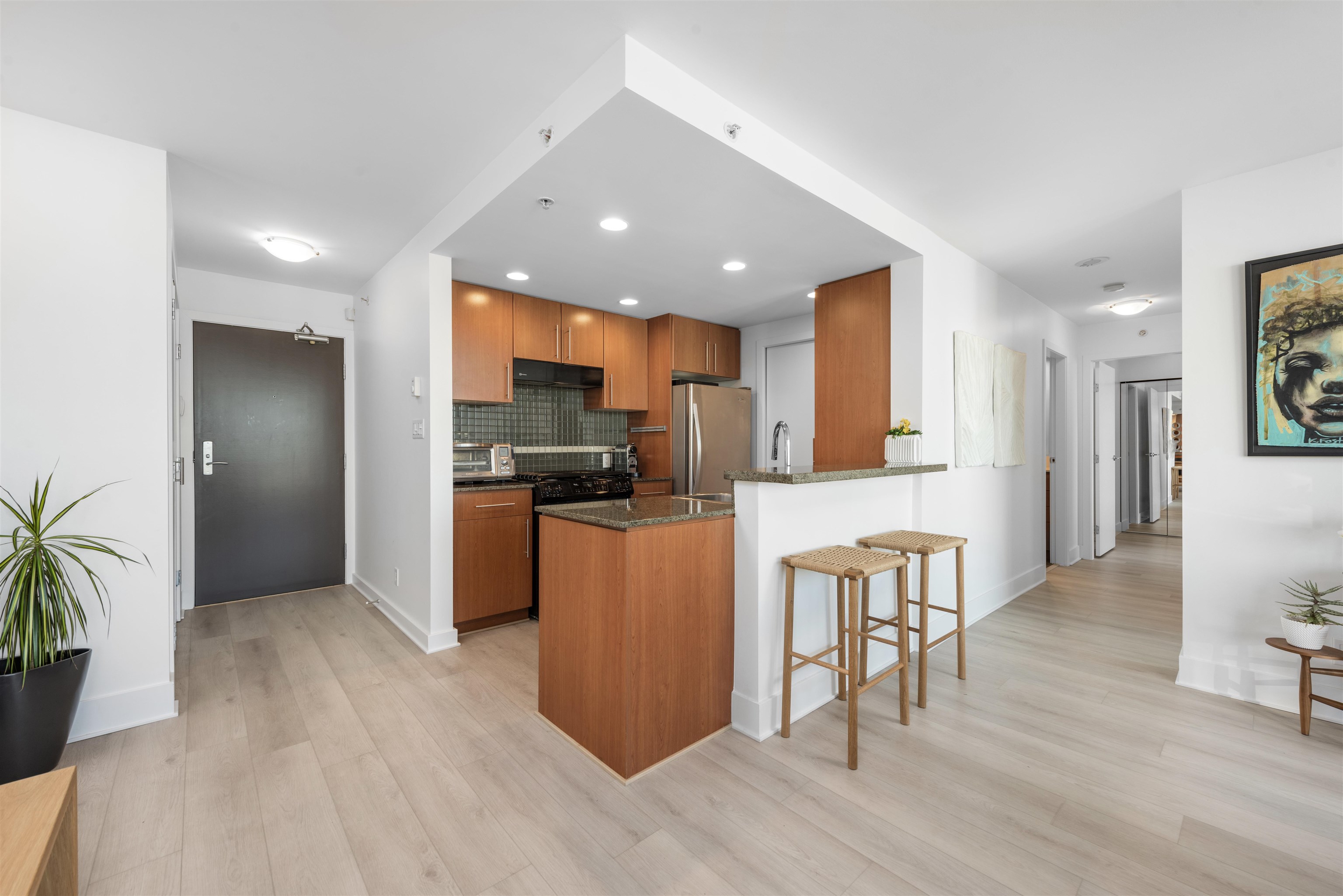 2105 455 BEACH CRESCENT Unit: 2105