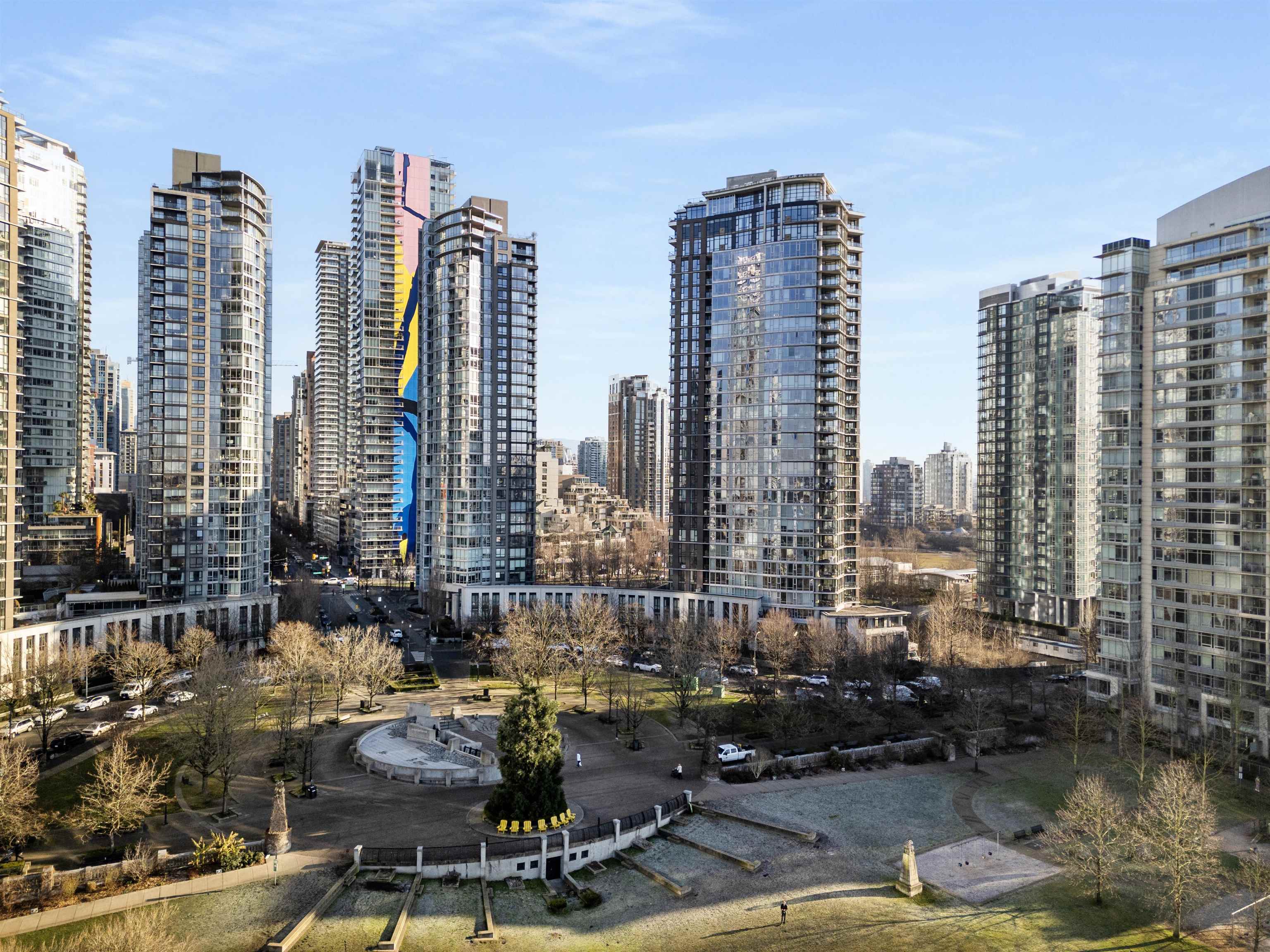 2105 455 BEACH CRESCENT Unit: 2105