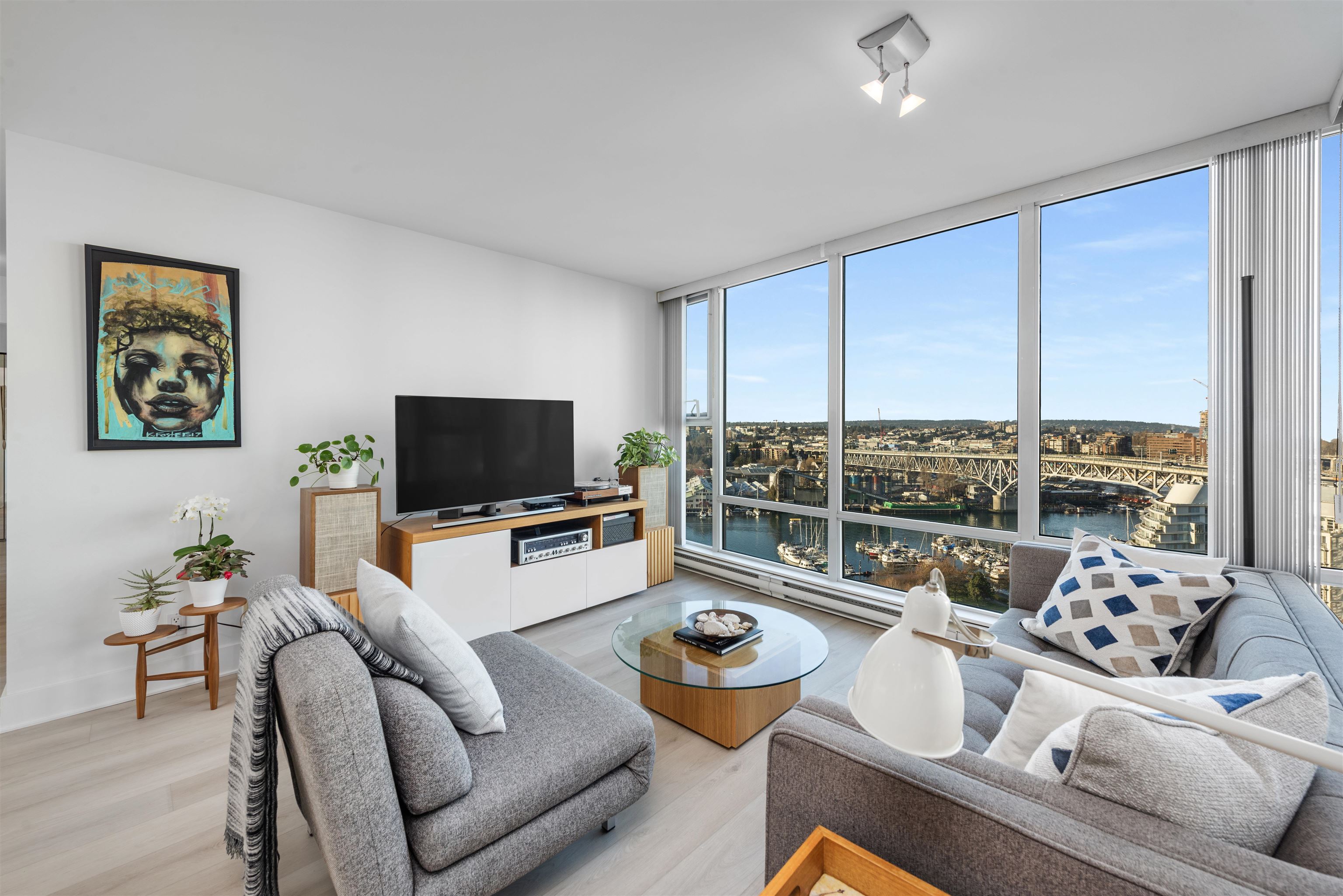 2105 455 BEACH CRESCENT Unit: 2105
