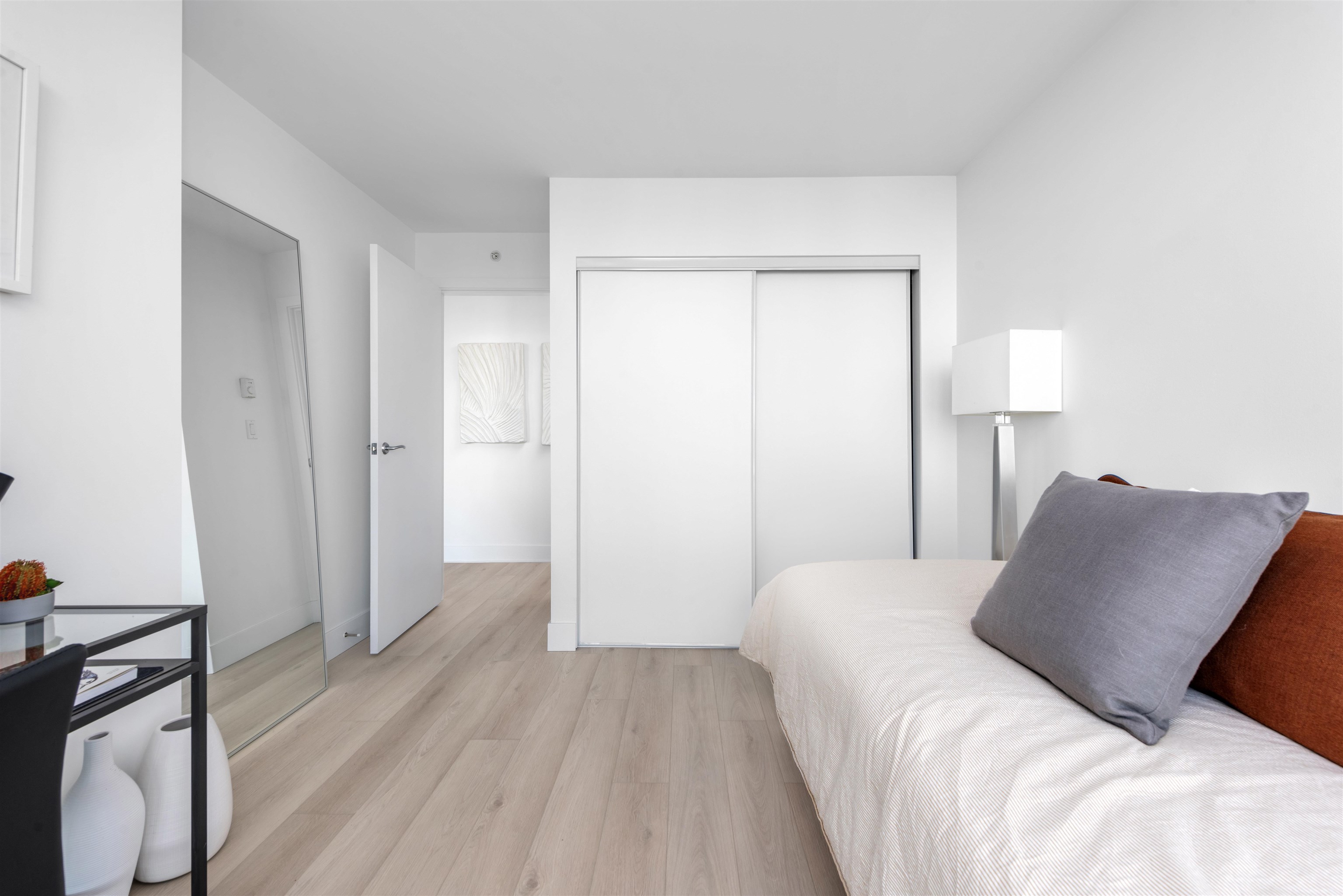 2105 455 BEACH CRESCENT Unit: 2105