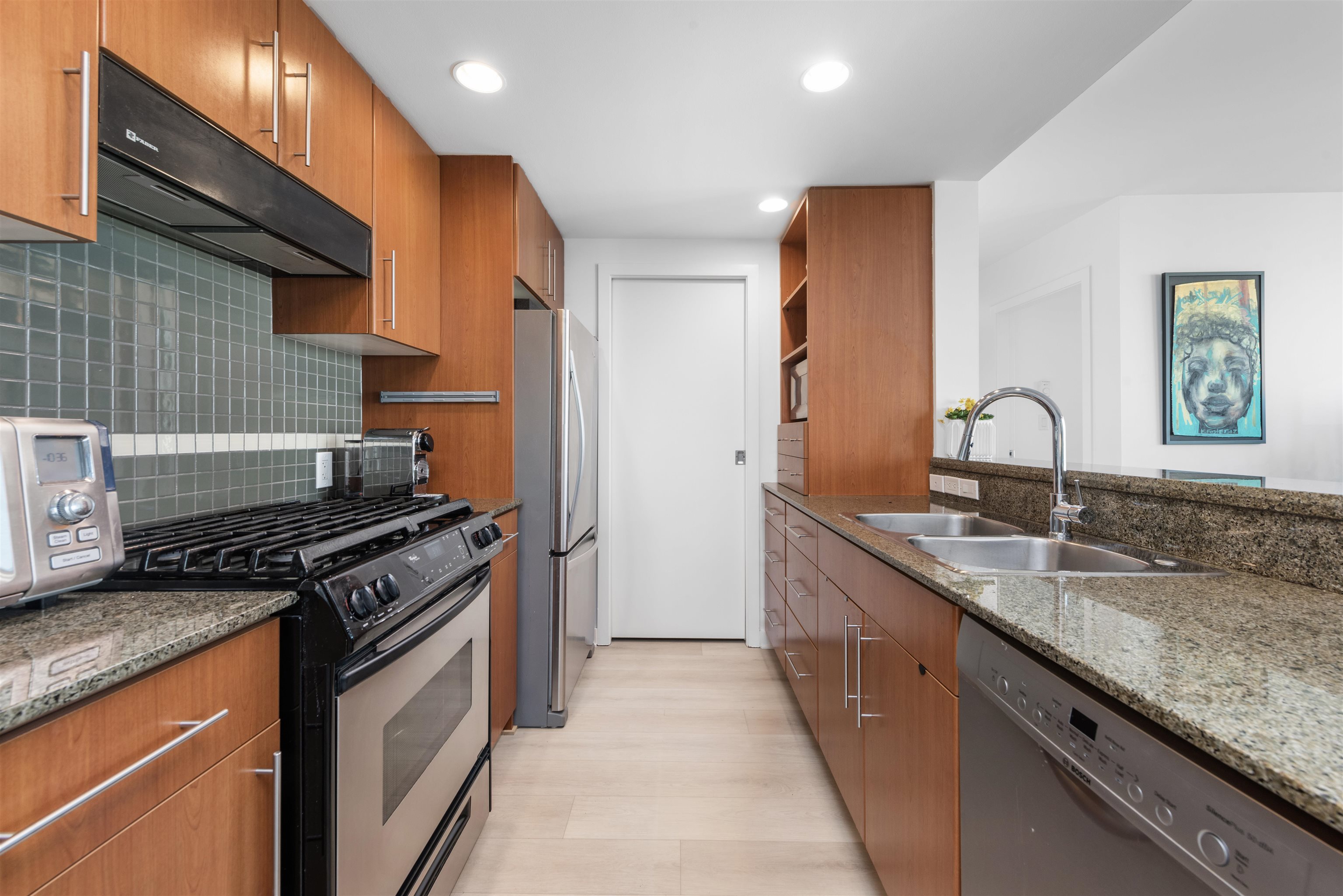 2105 455 BEACH CRESCENT Unit: 2105