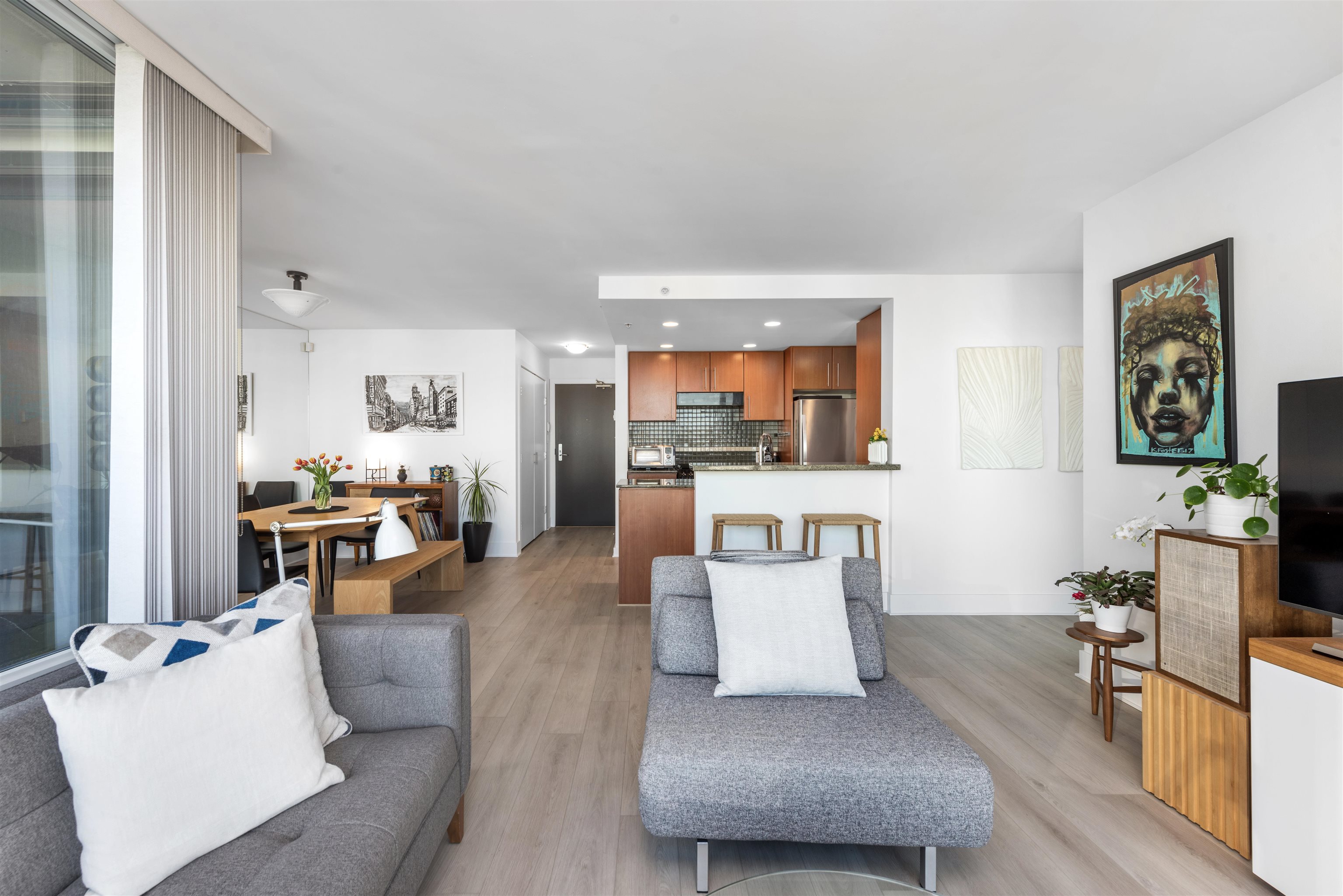 2105 455 BEACH CRESCENT Unit: 2105