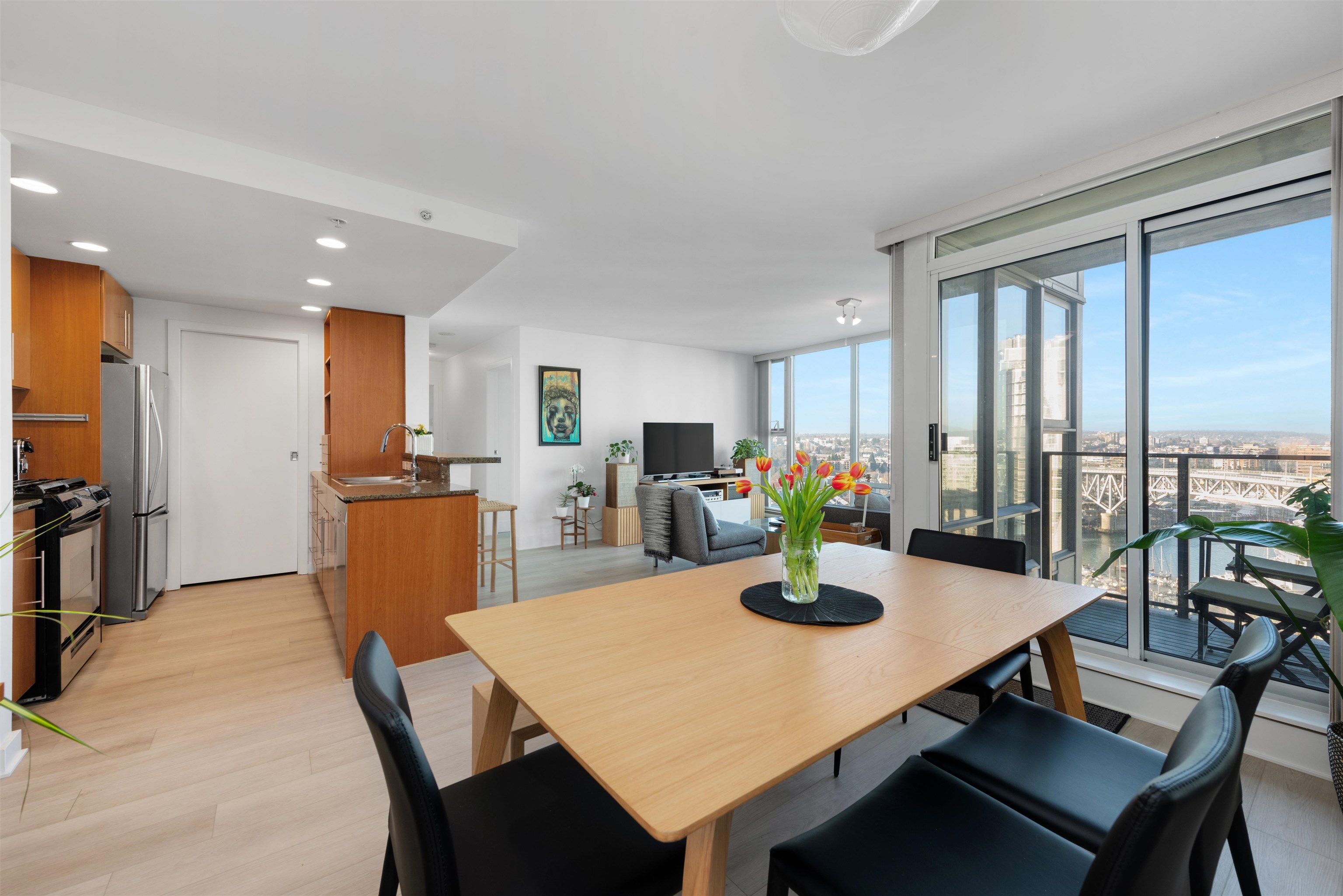 2105 455 BEACH CRESCENT Unit: 2105