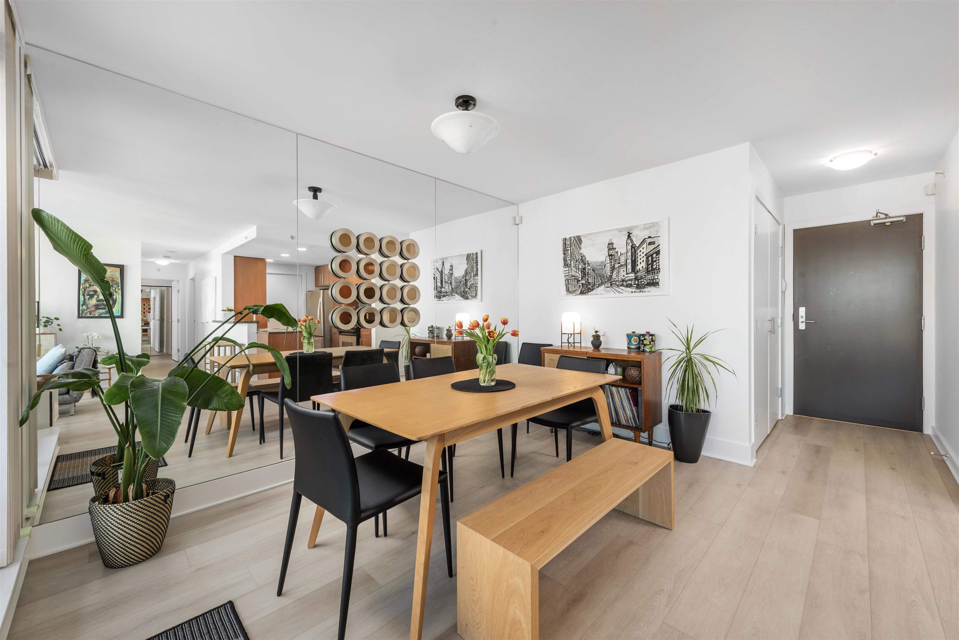 2105 455 BEACH CRESCENT Unit: 2105