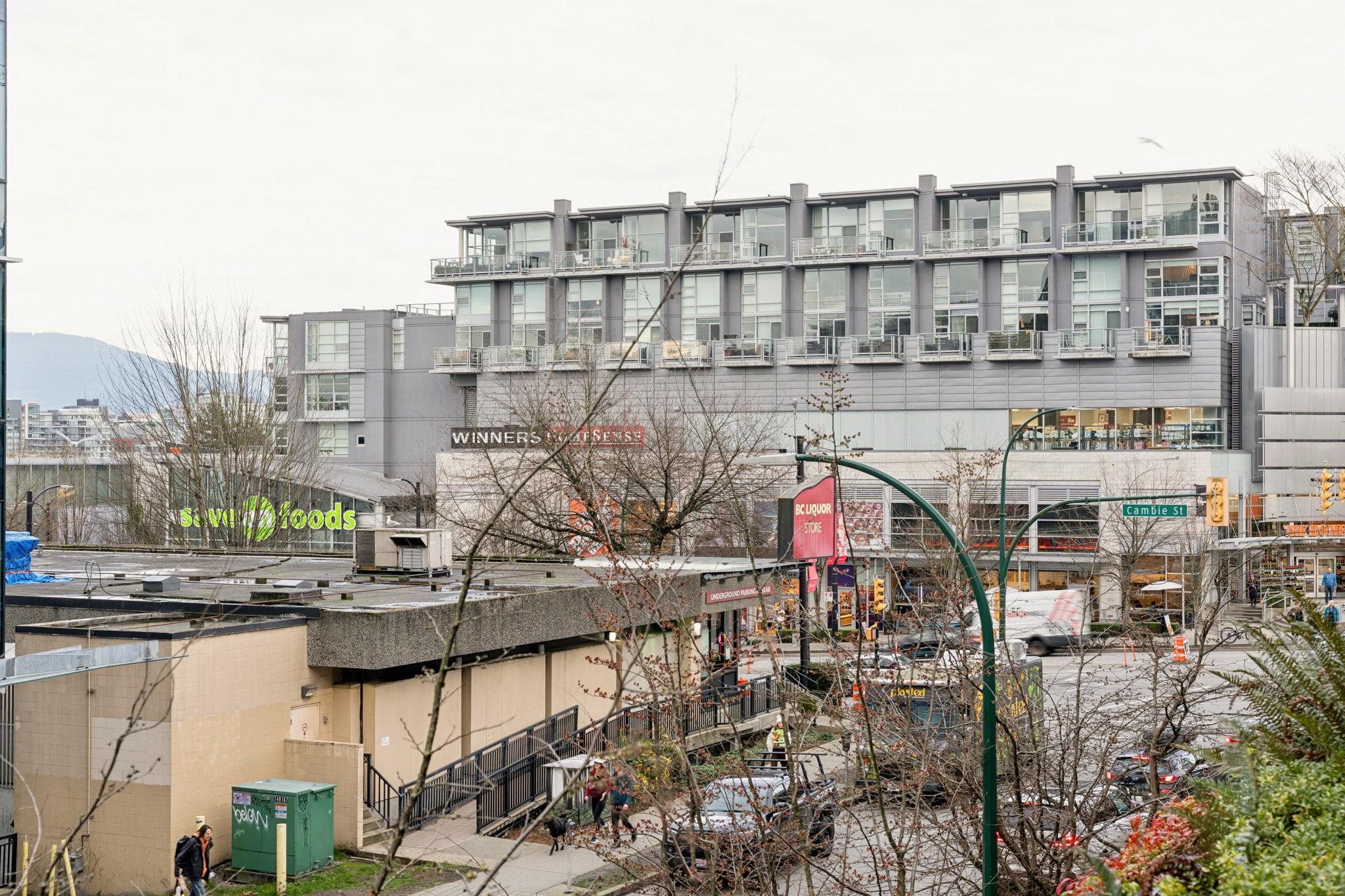 205 522 8TH AVENUE Unit: 205
