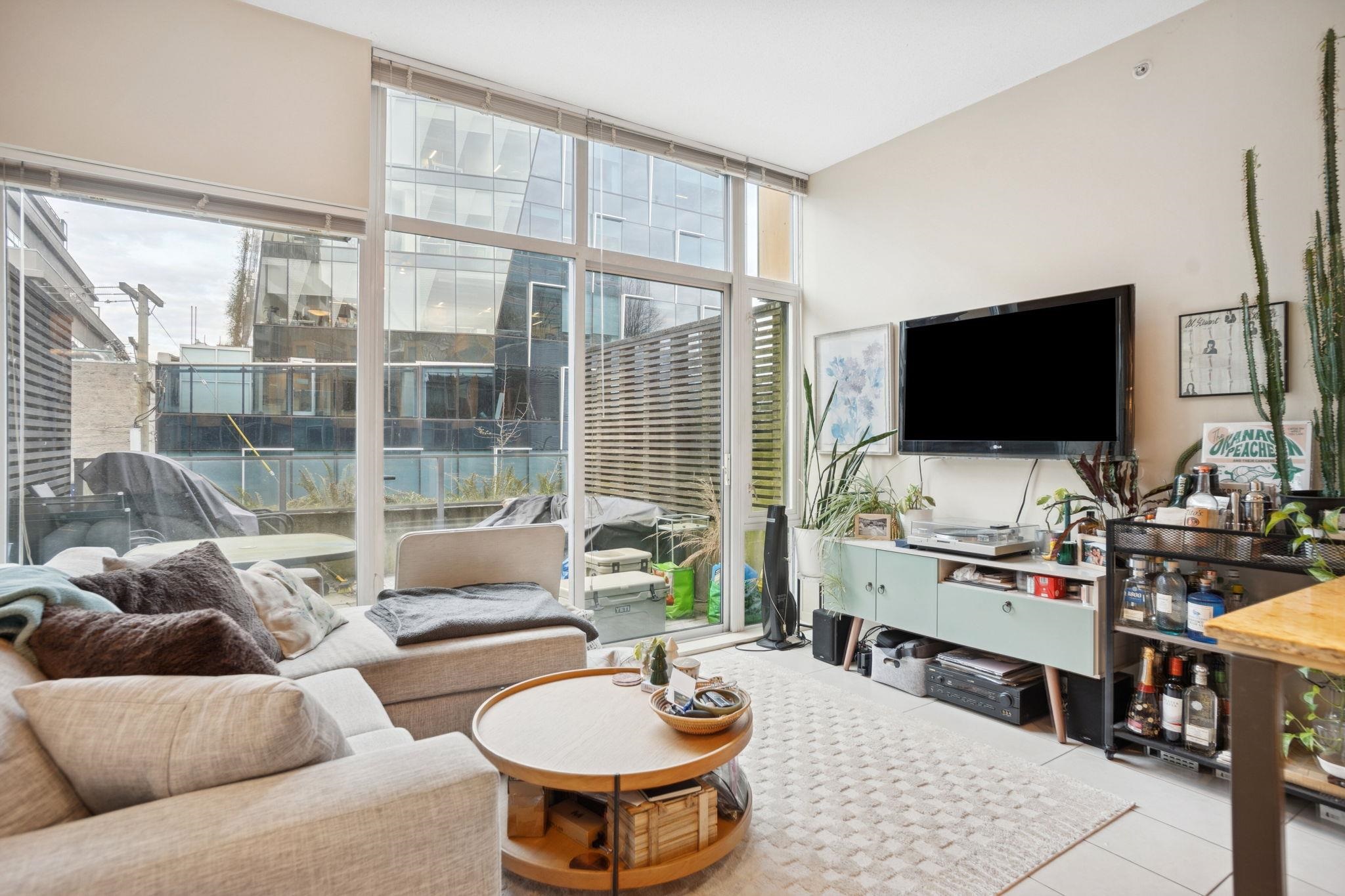 205 522 8TH AVENUE Unit: 205