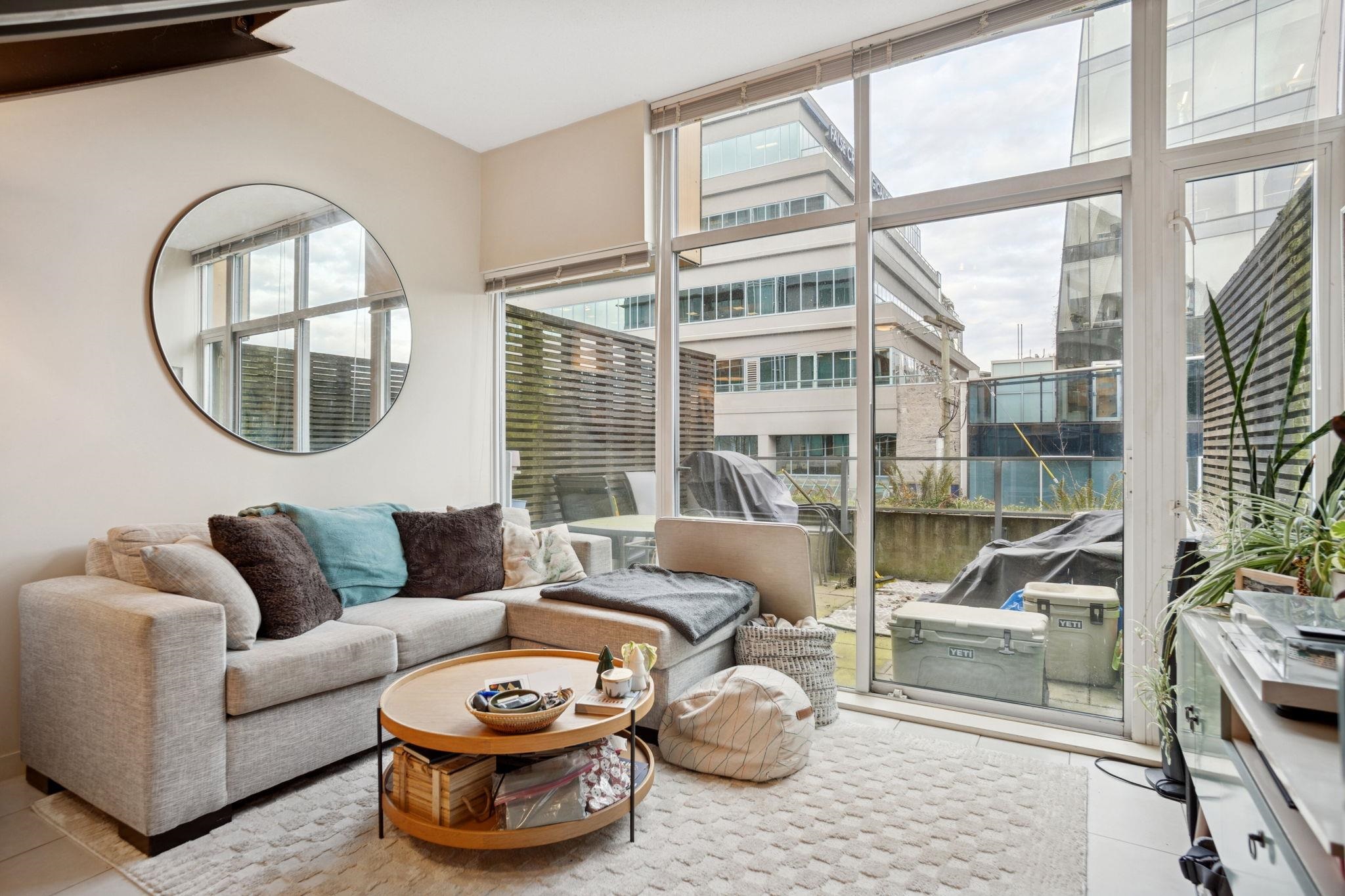 205 522 8TH AVENUE Unit: 205