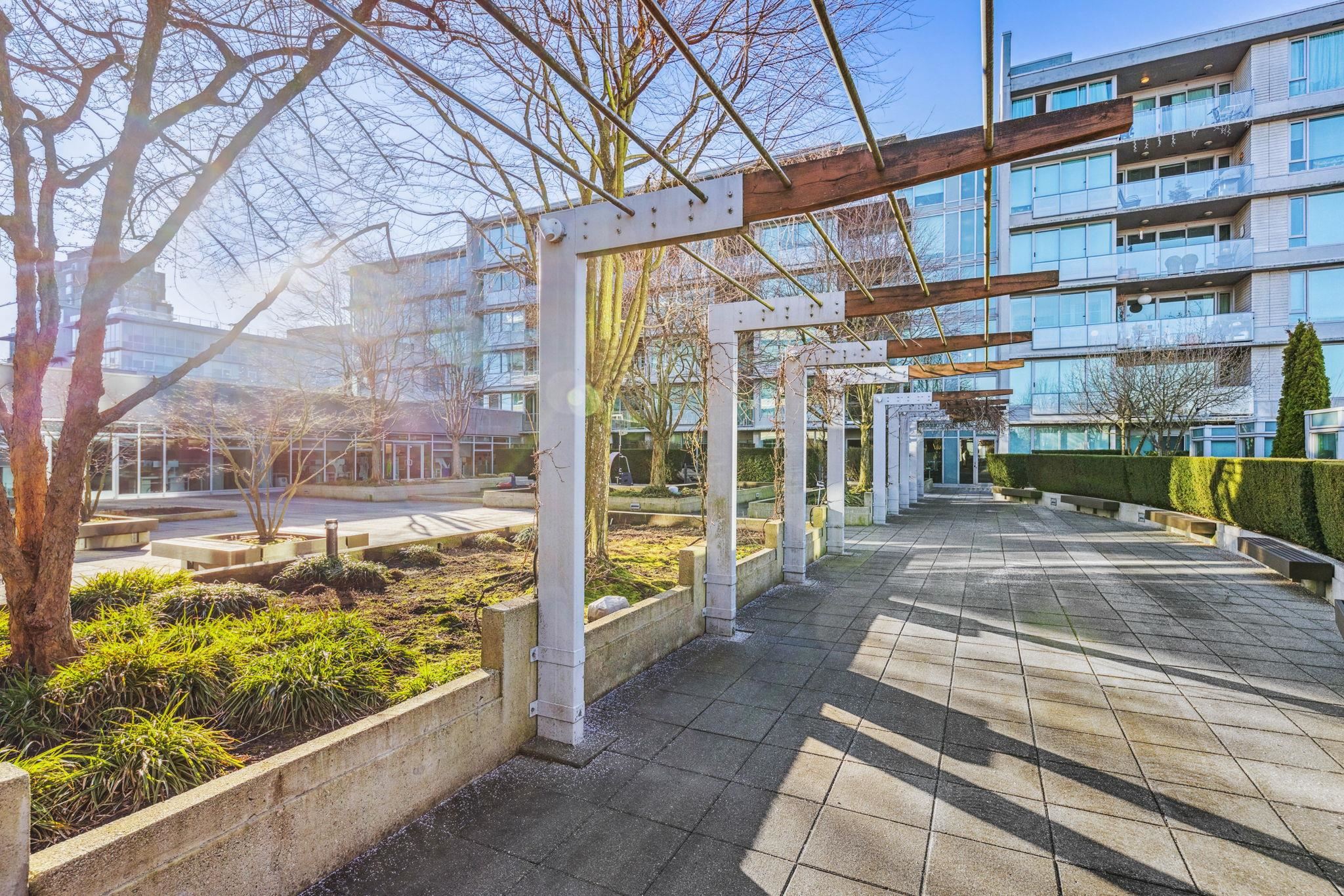 205 522 8TH AVENUE Unit: 205