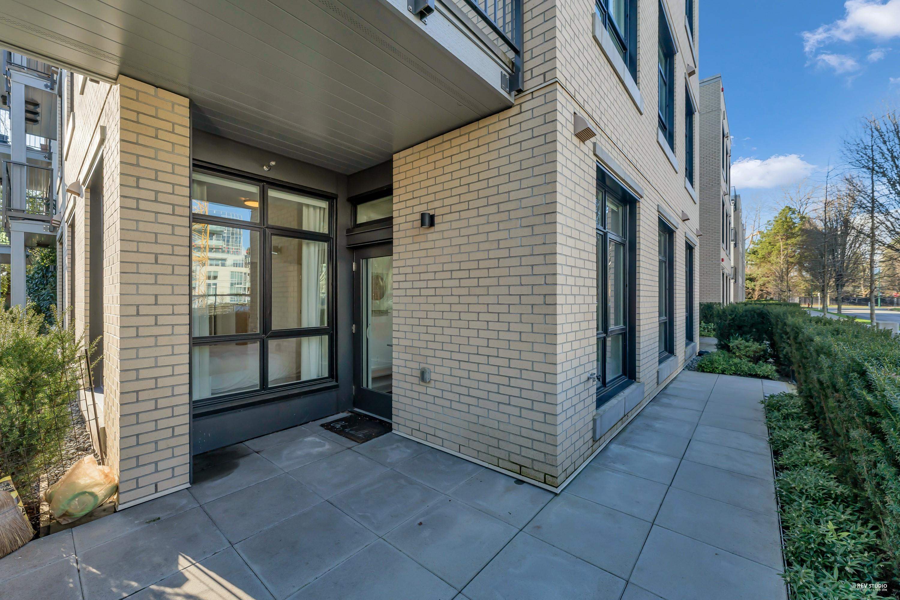 101 5007 ASH STREET Unit: 101