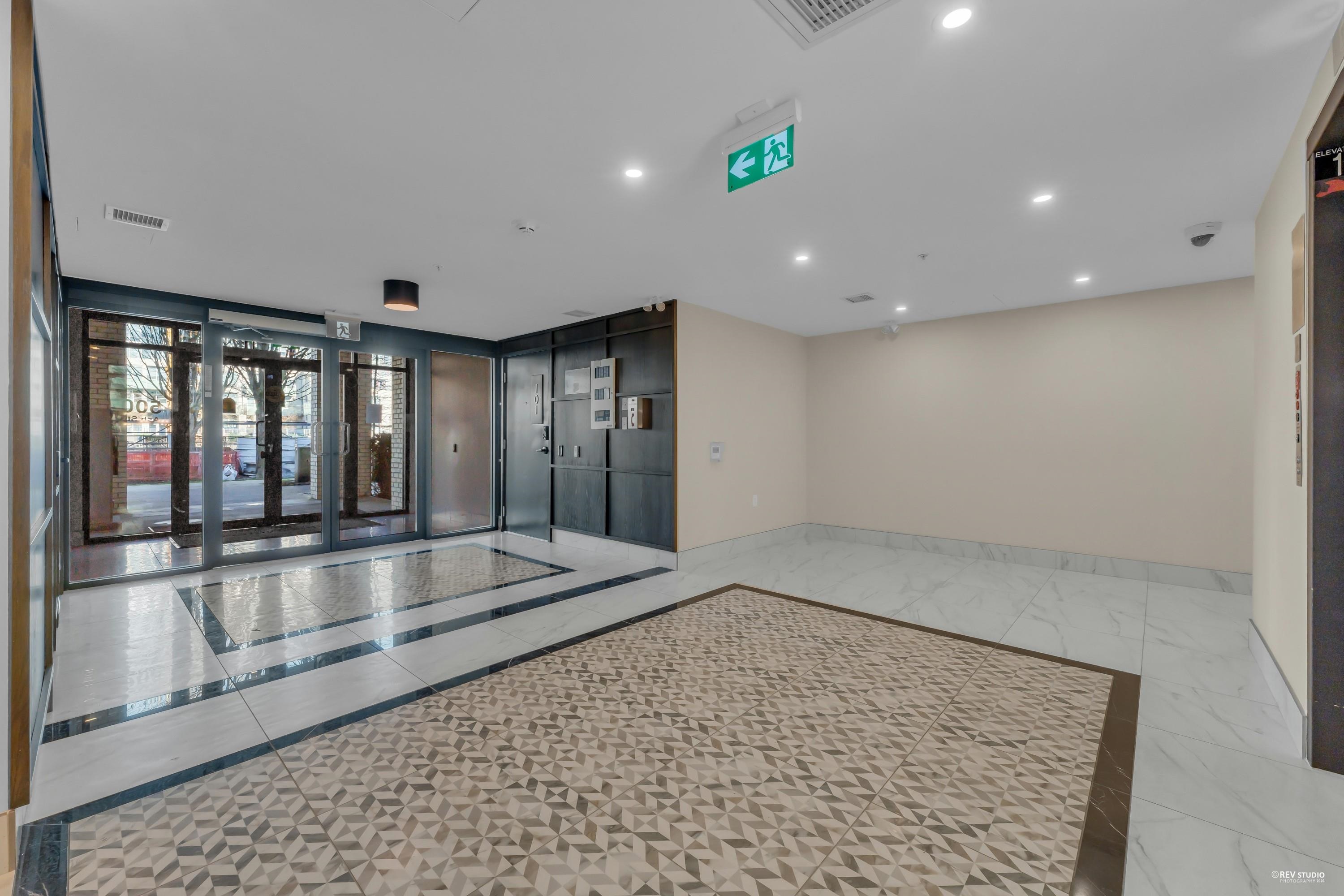 101 5007 ASH STREET Unit: 101