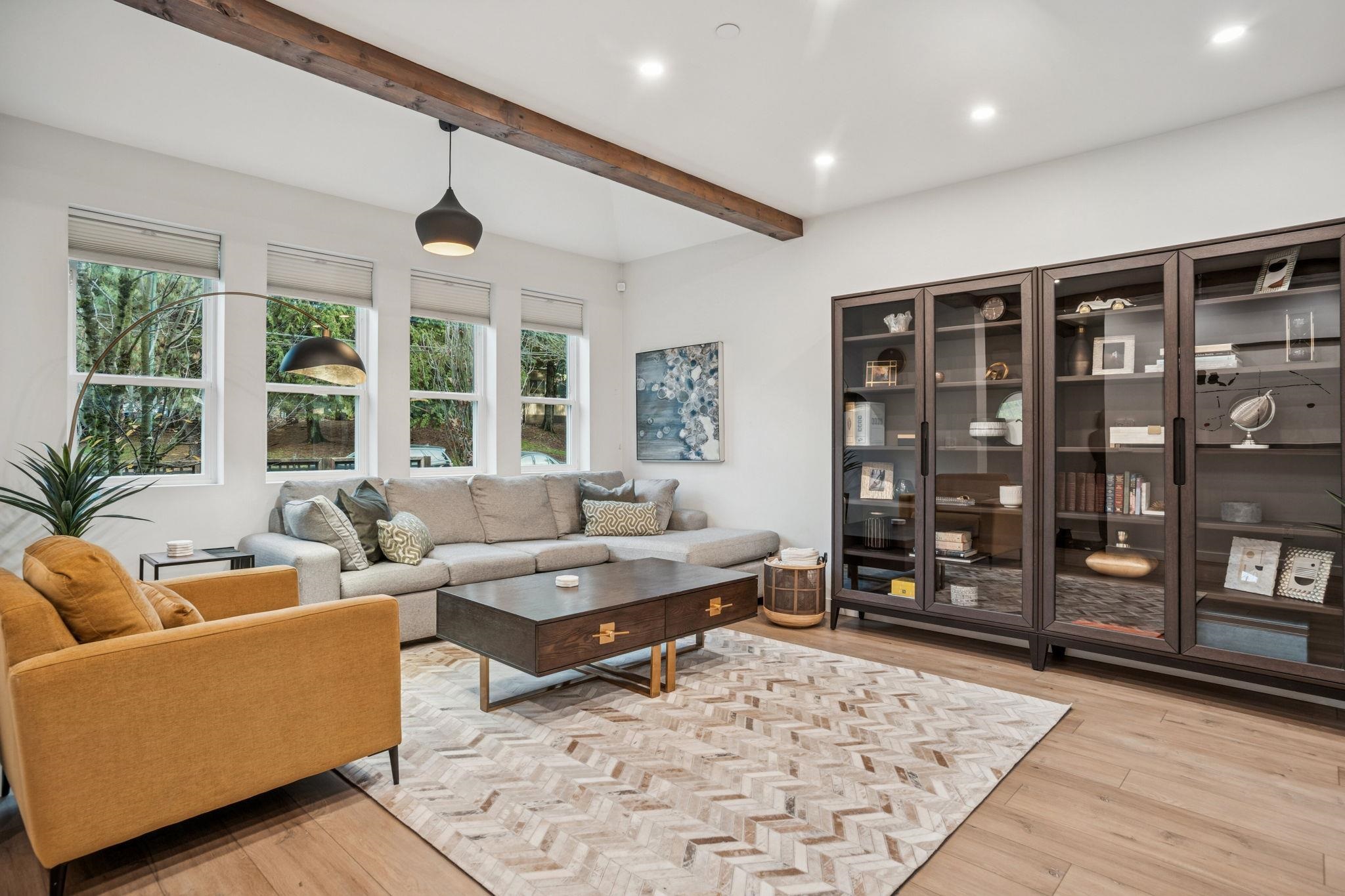 933 MCLEAN DRIVE