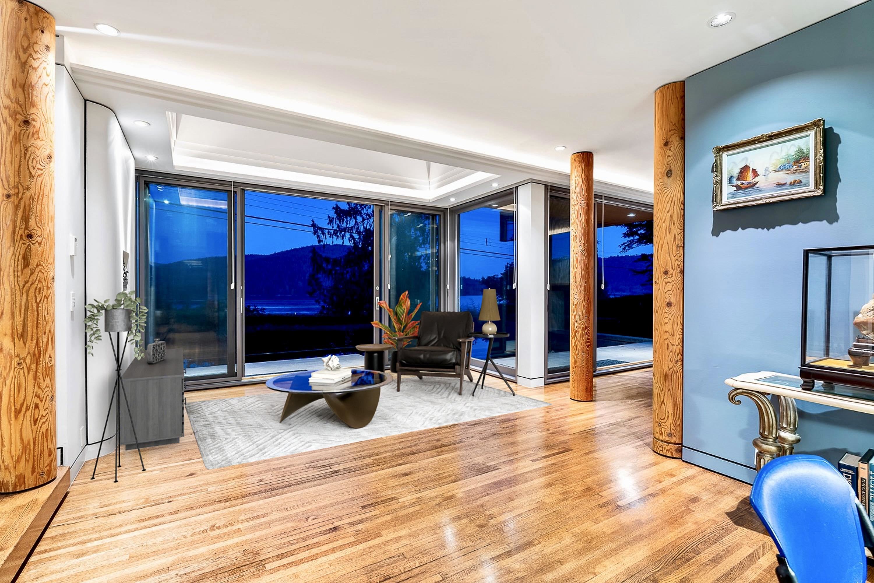 687 BEACHVIEW DRIVE