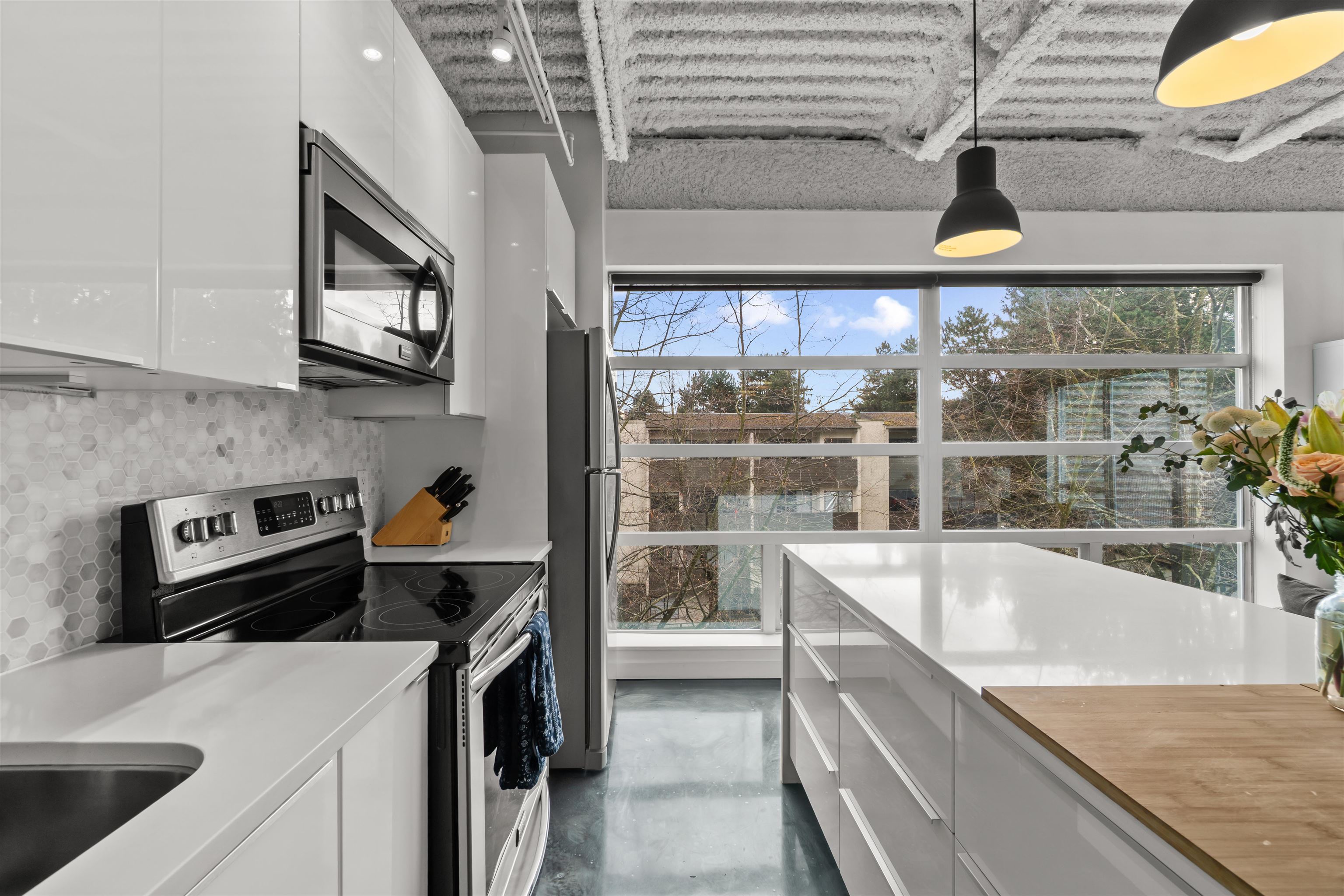 431 350 E 2ND AVENUE Unit: 431