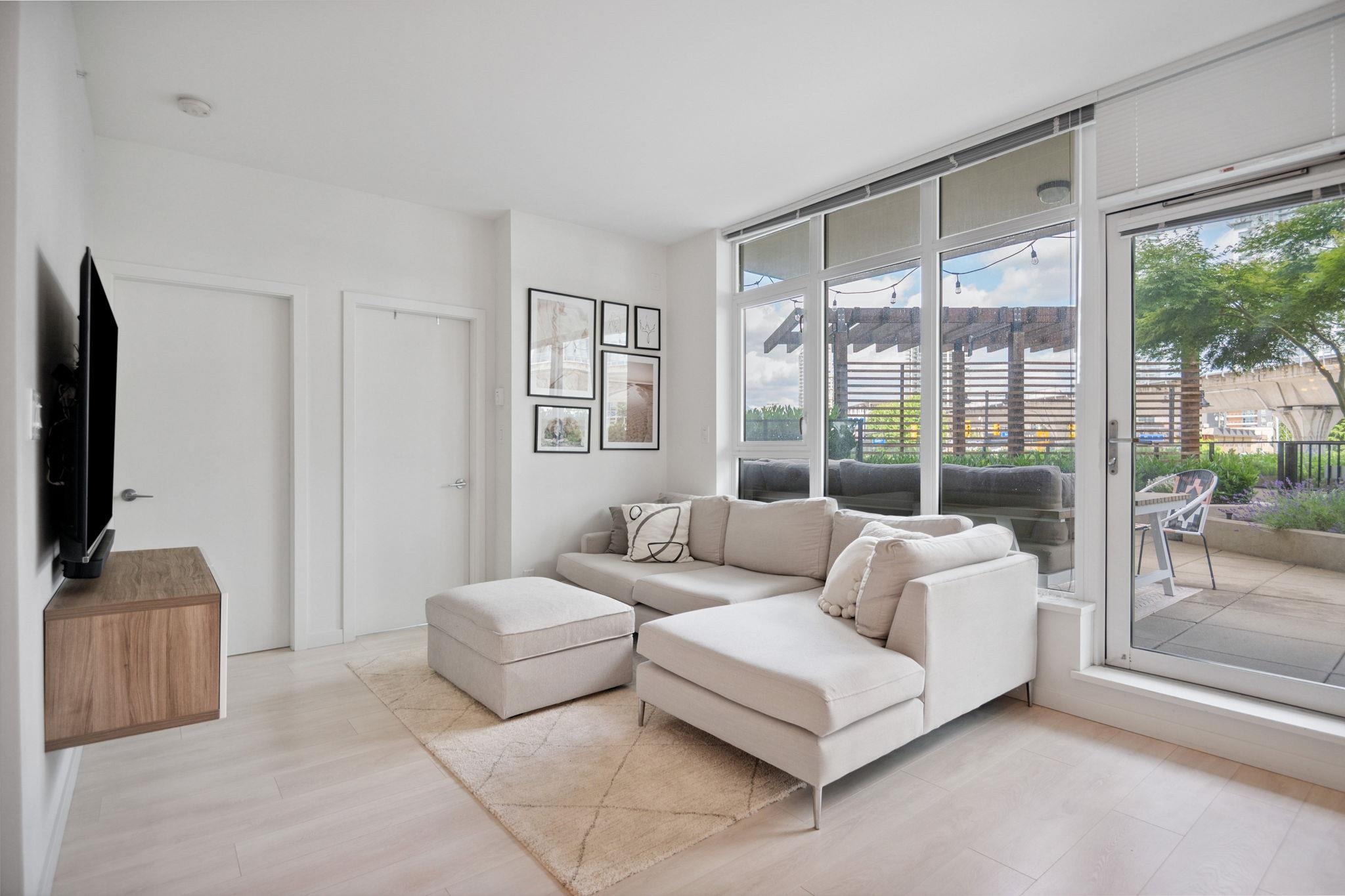 208 691 NORTH ROAD Unit: 208