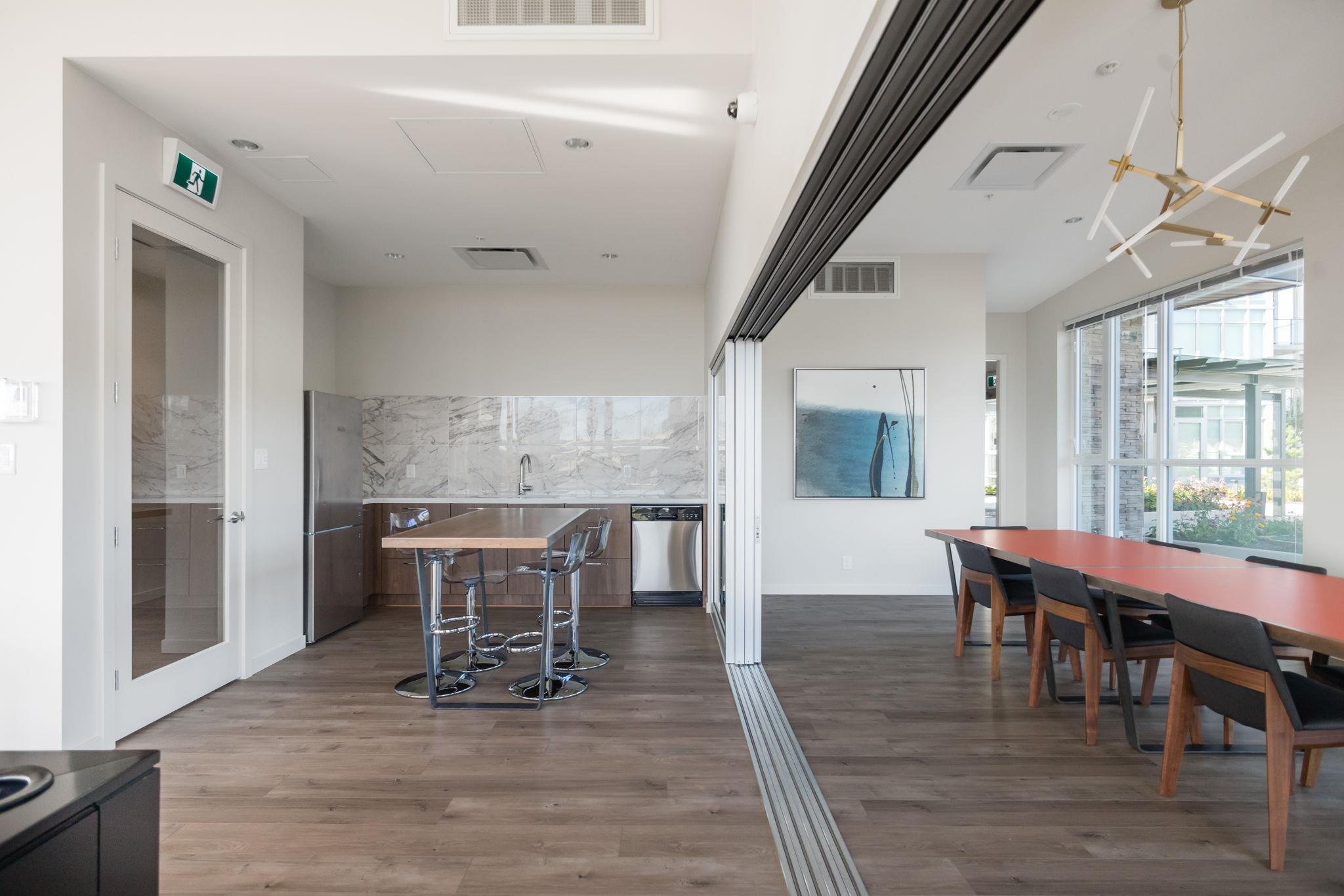 208 691 NORTH ROAD Unit: 208