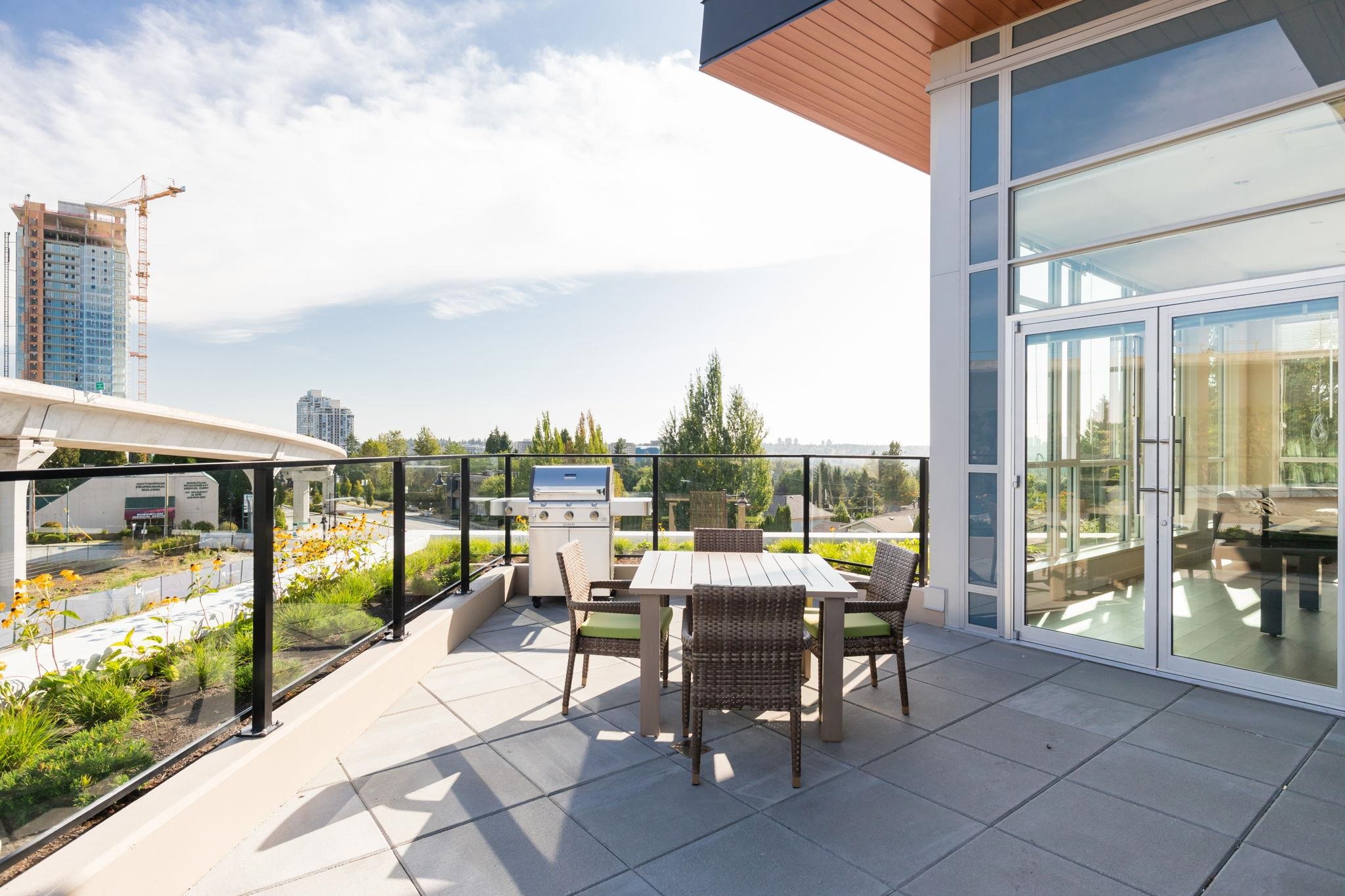 208 691 NORTH ROAD Unit: 208