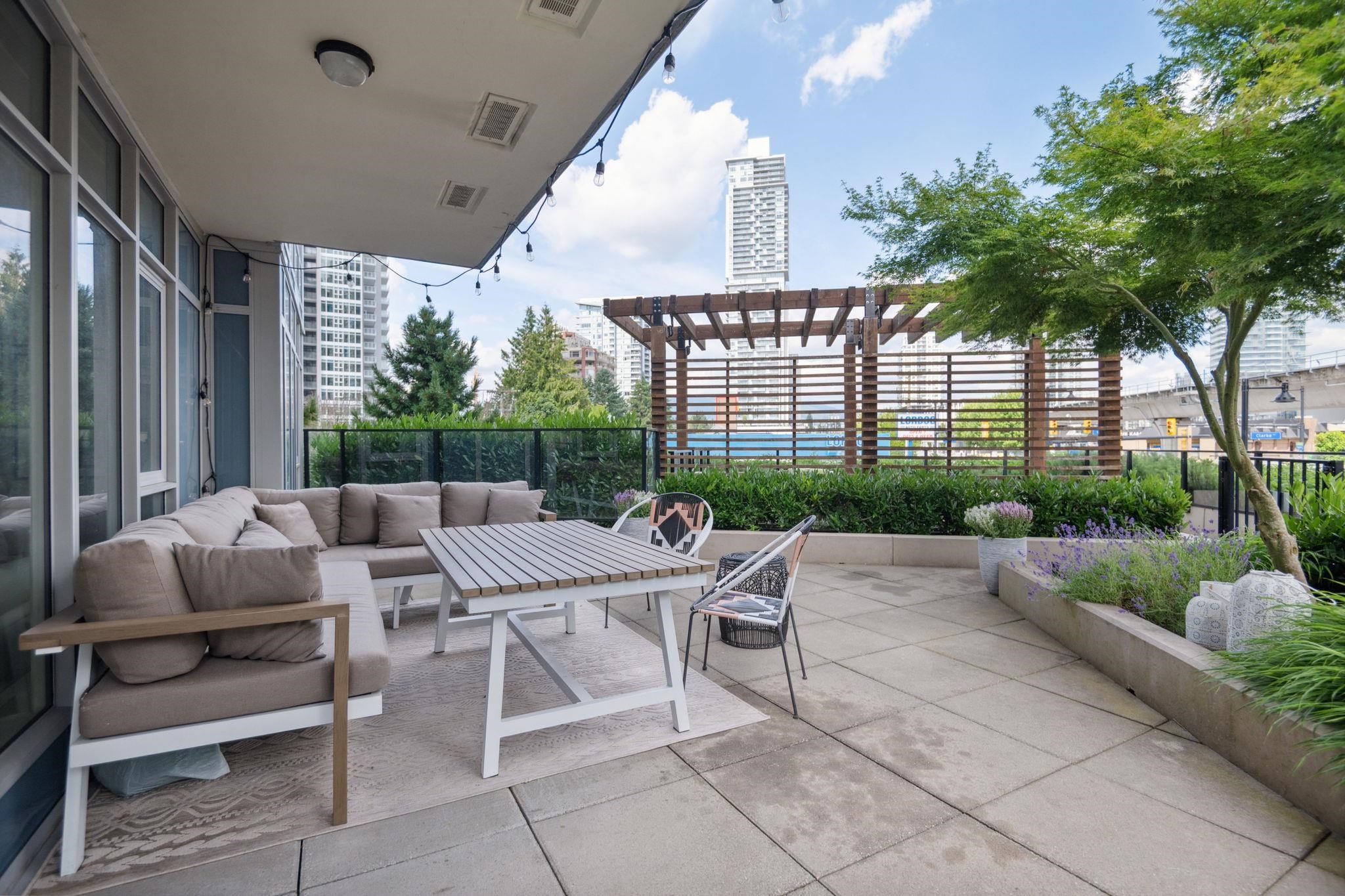 208 691 NORTH ROAD Unit: 208