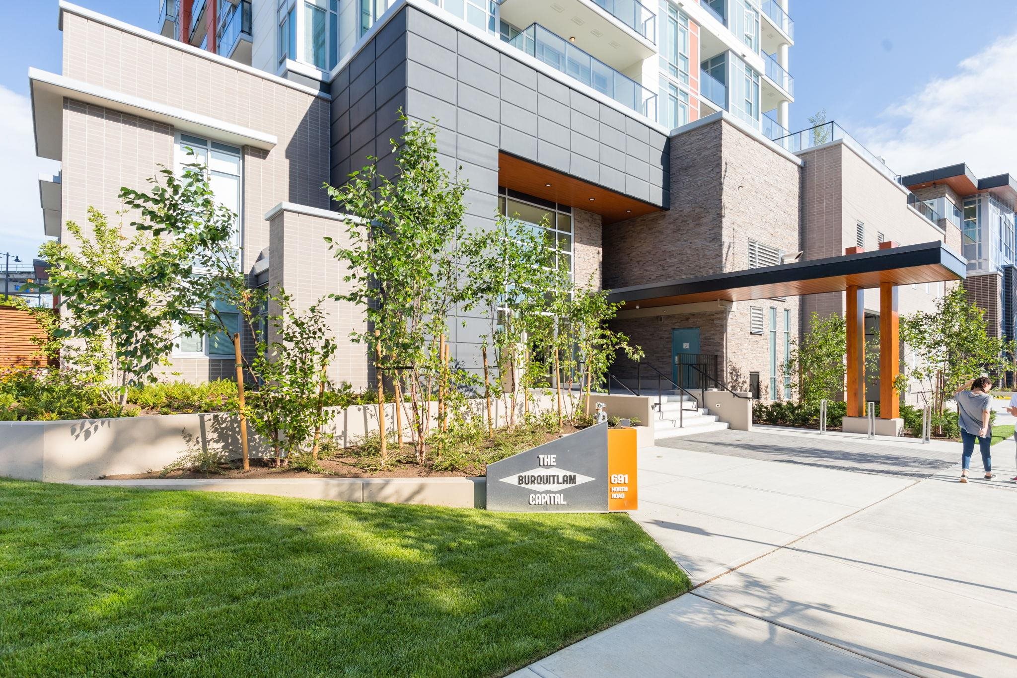208 691 NORTH ROAD Unit: 208