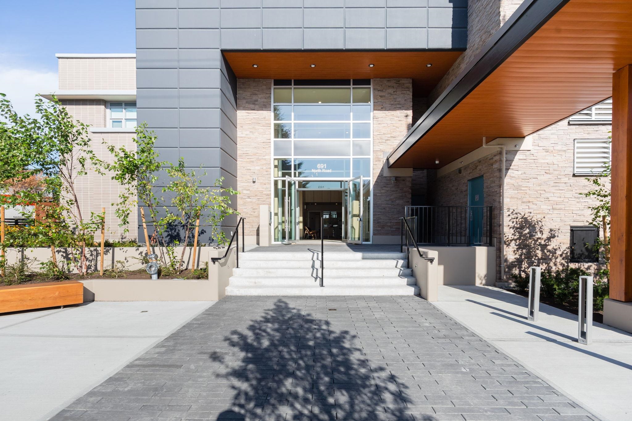 208 691 NORTH ROAD Unit: 208