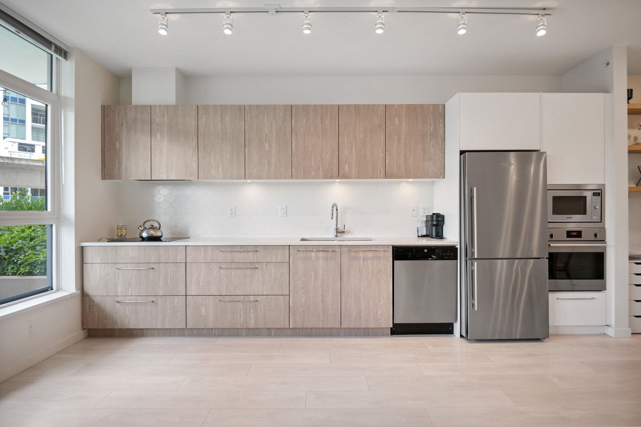 208 691 NORTH ROAD Unit: 208