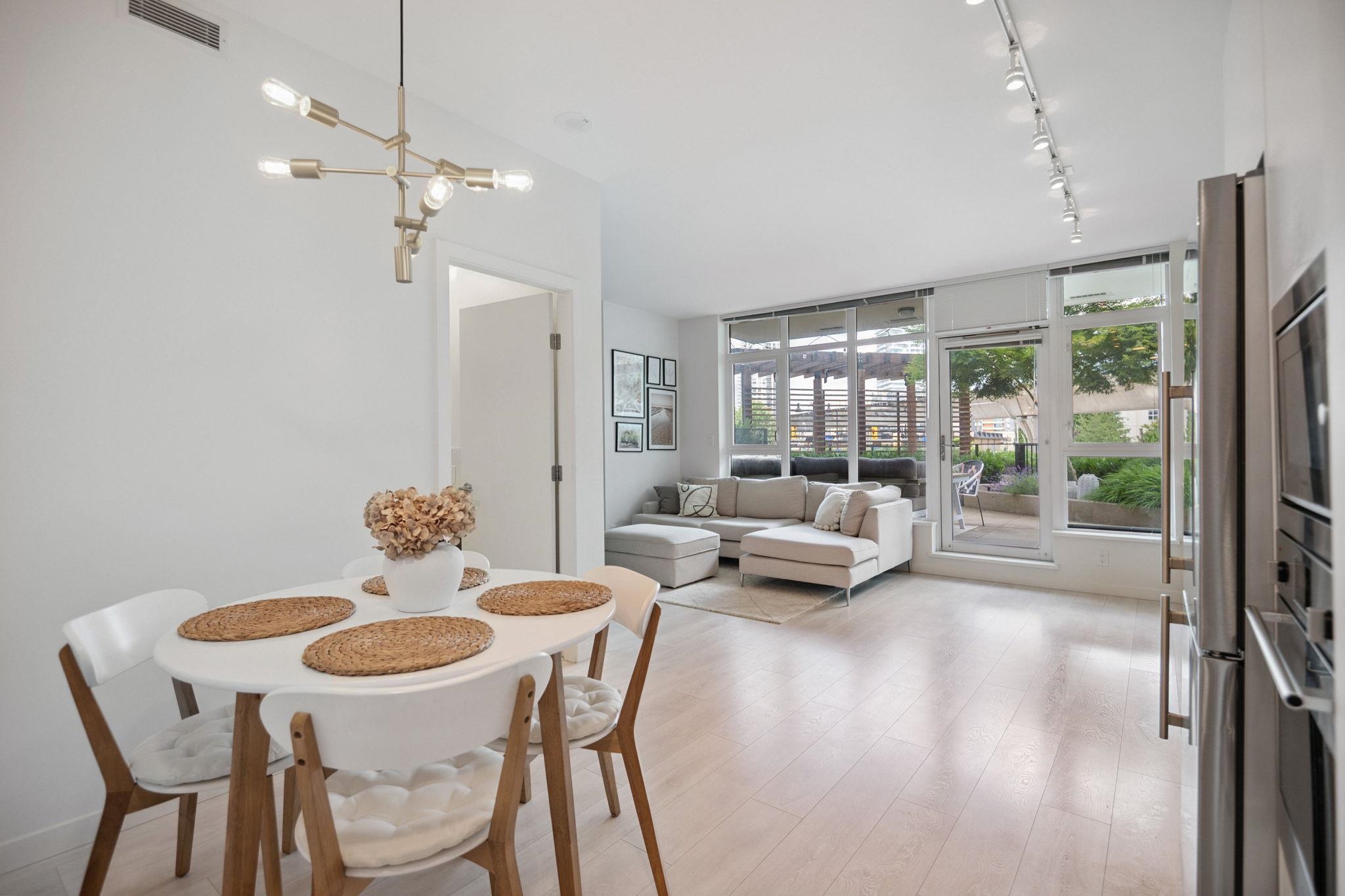 208 691 NORTH ROAD Unit: 208