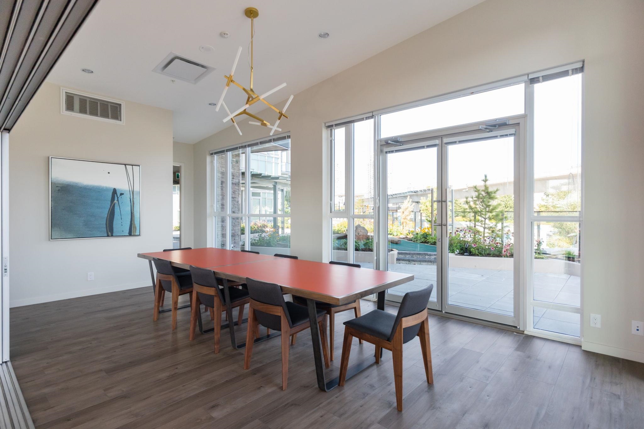 208 691 NORTH ROAD Unit: 208