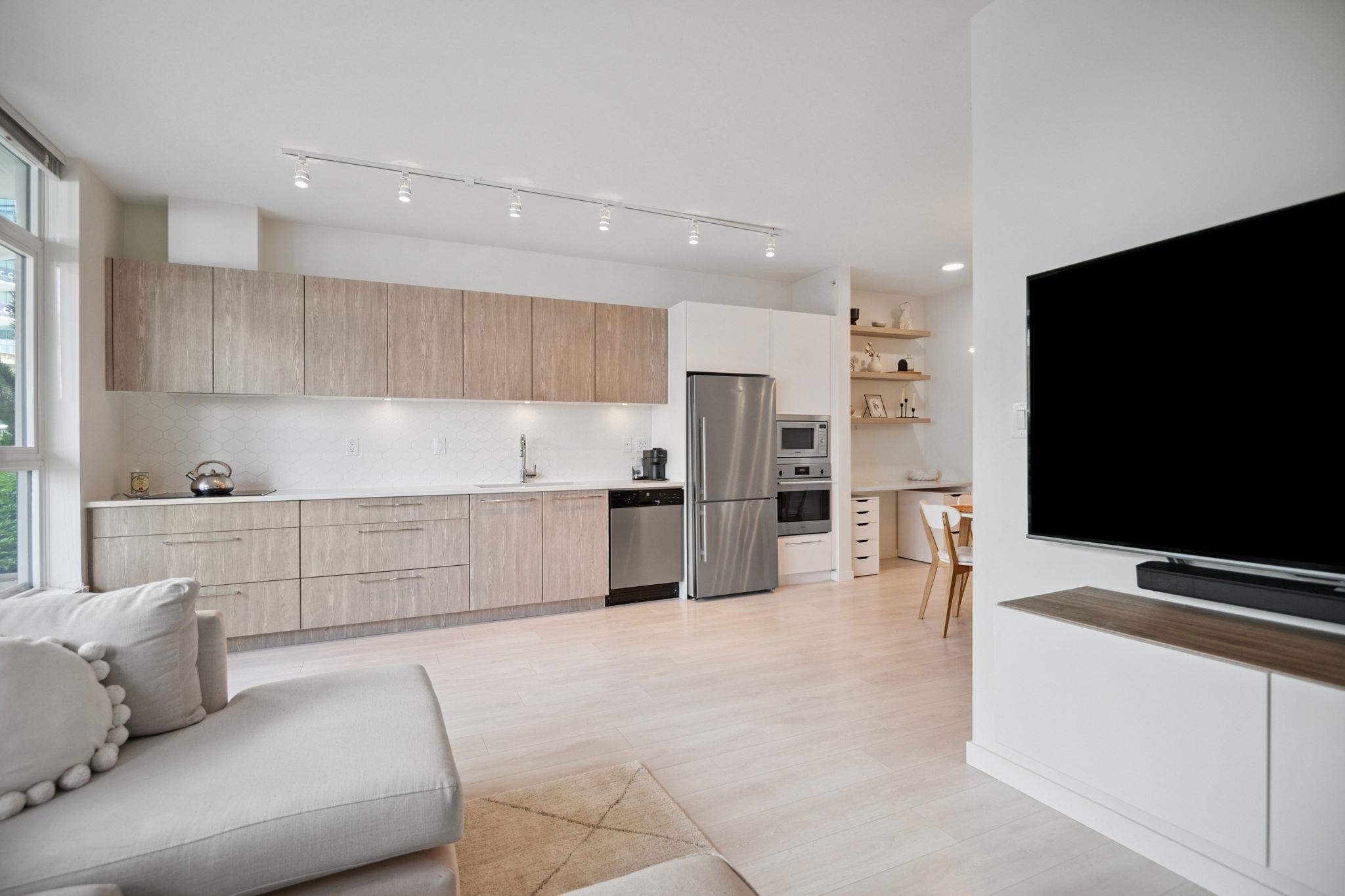 208 691 NORTH ROAD Unit: 208