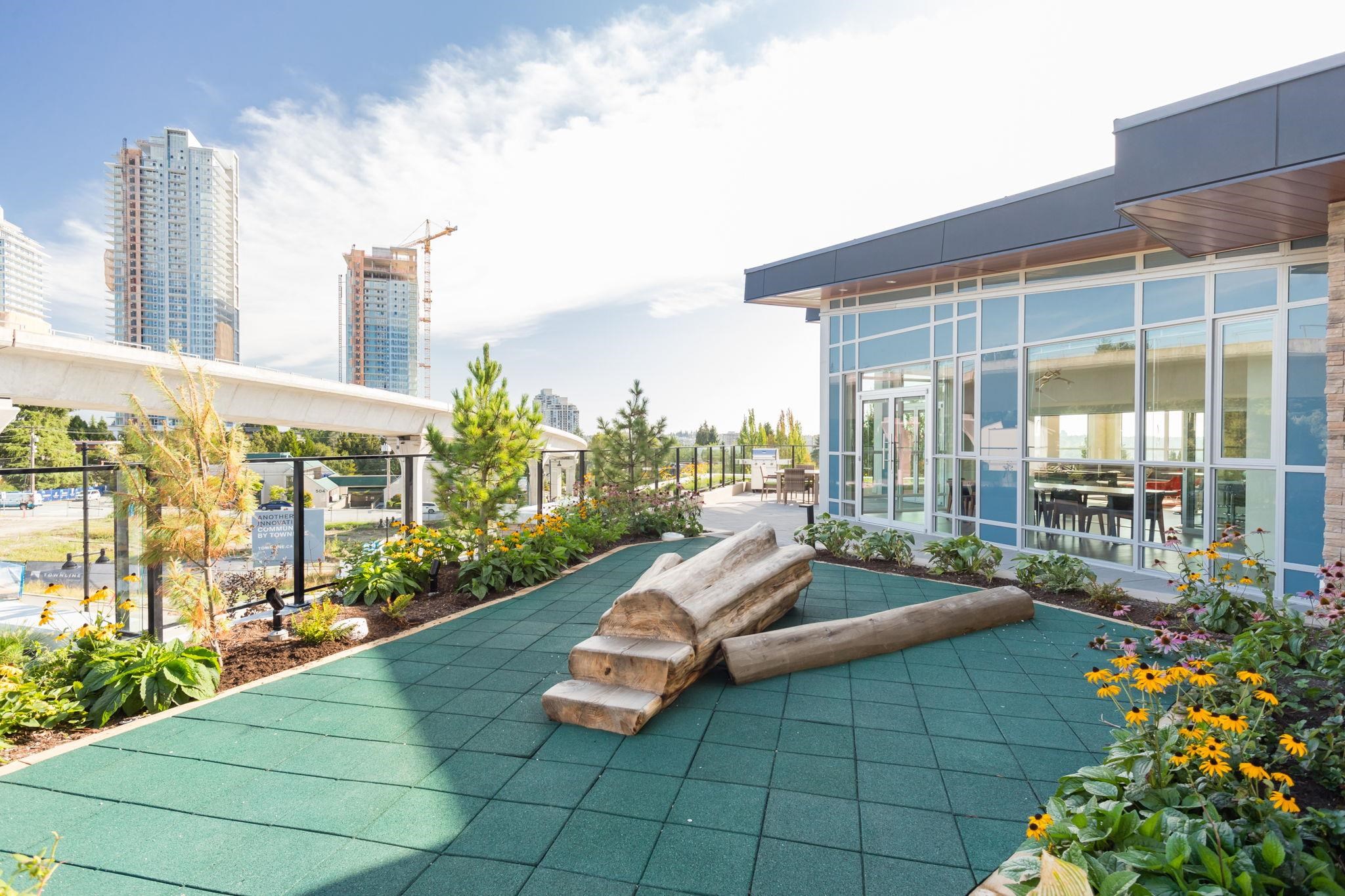 208 691 NORTH ROAD Unit: 208