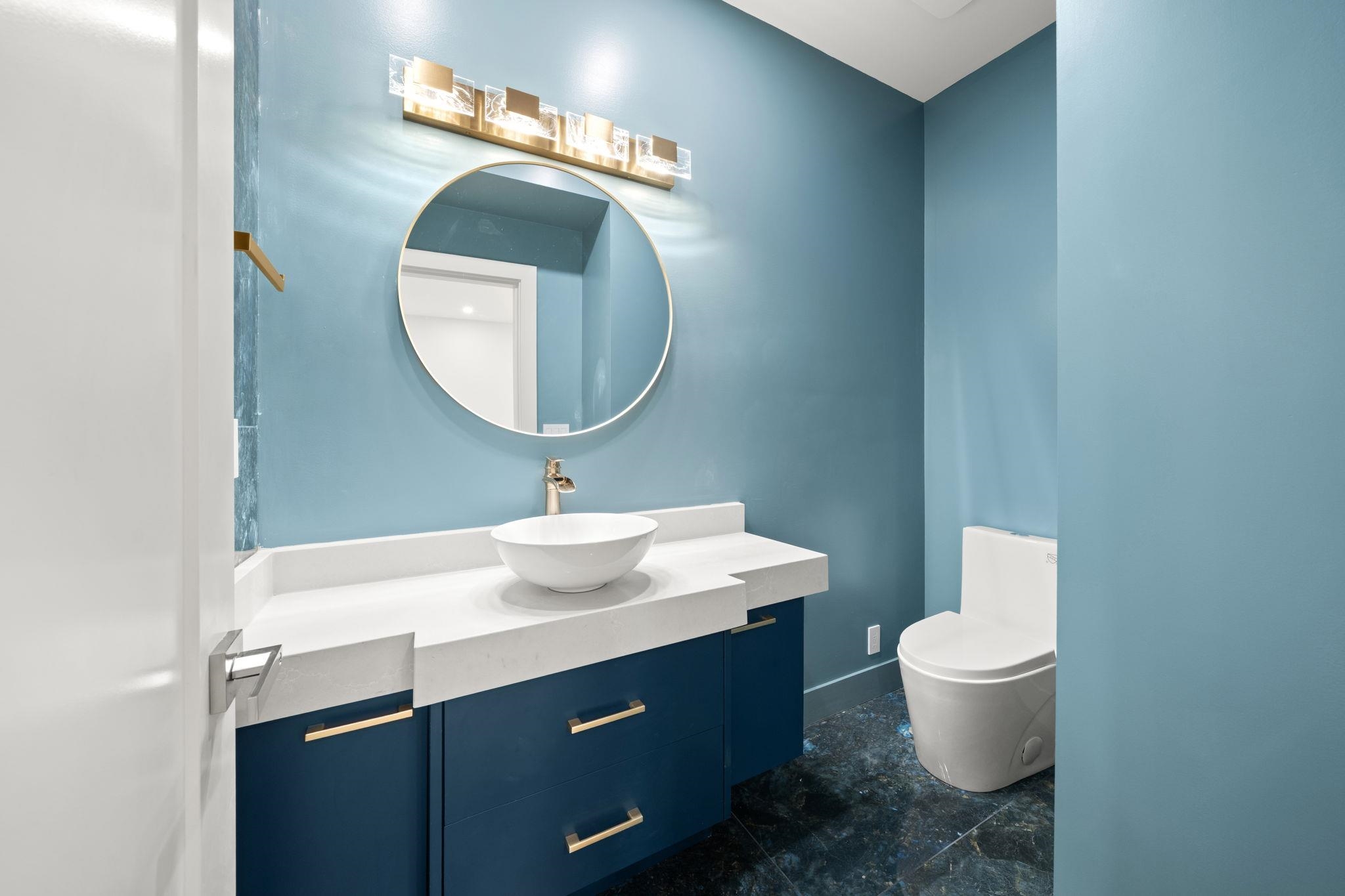 2 3881 HURST STREET Unit: 2