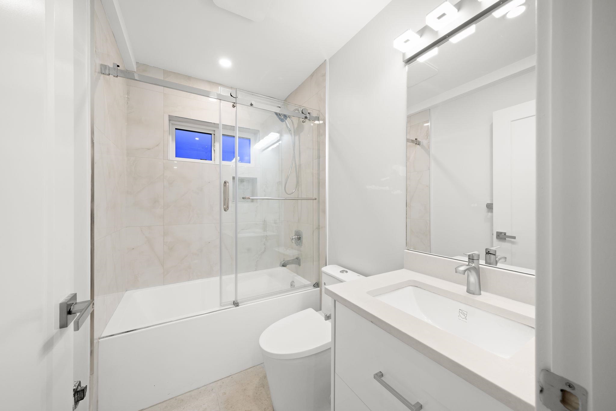 2 3881 HURST STREET Unit: 2