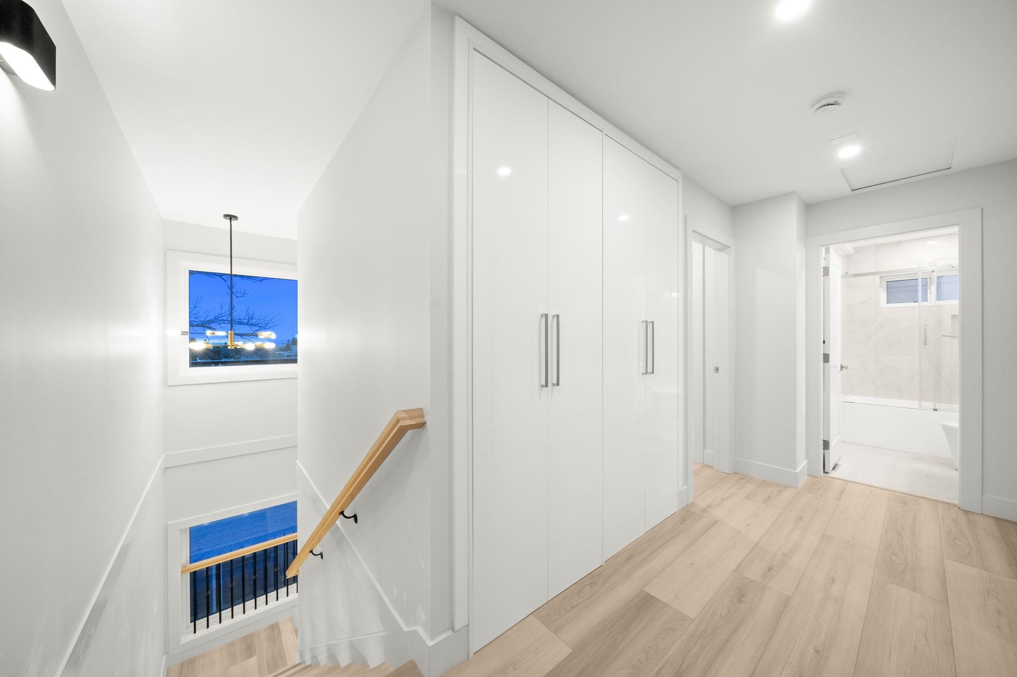 2 3881 HURST STREET Unit: 2