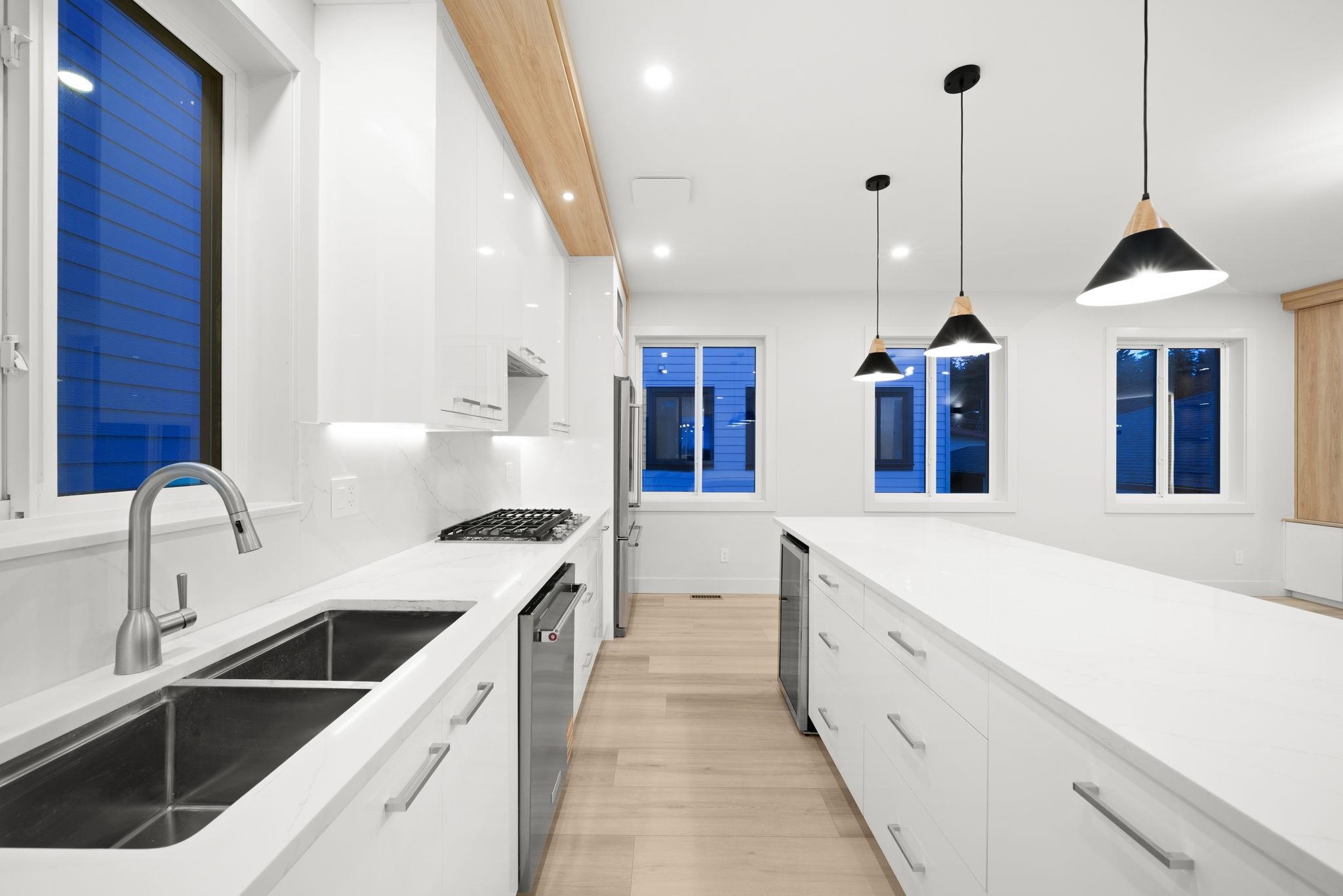 2 3881 HURST STREET Unit: 2